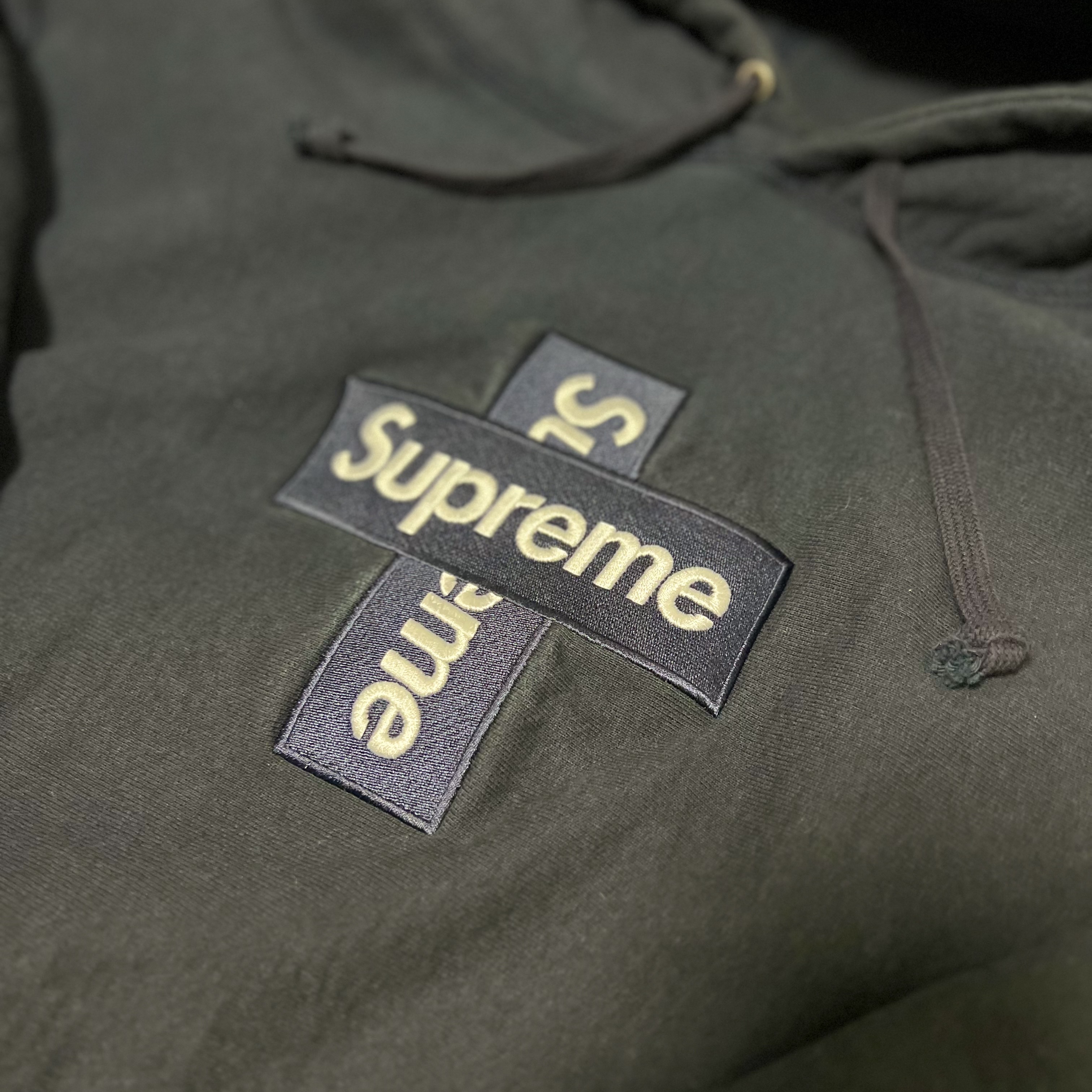 Supreme Cross Box Logo Hooded Sweatshirt Navy - 20FW, Supreme Small Box Drawcord Hooded Sweatshirt Light Olive - 23FW 착용 스타일 - 2