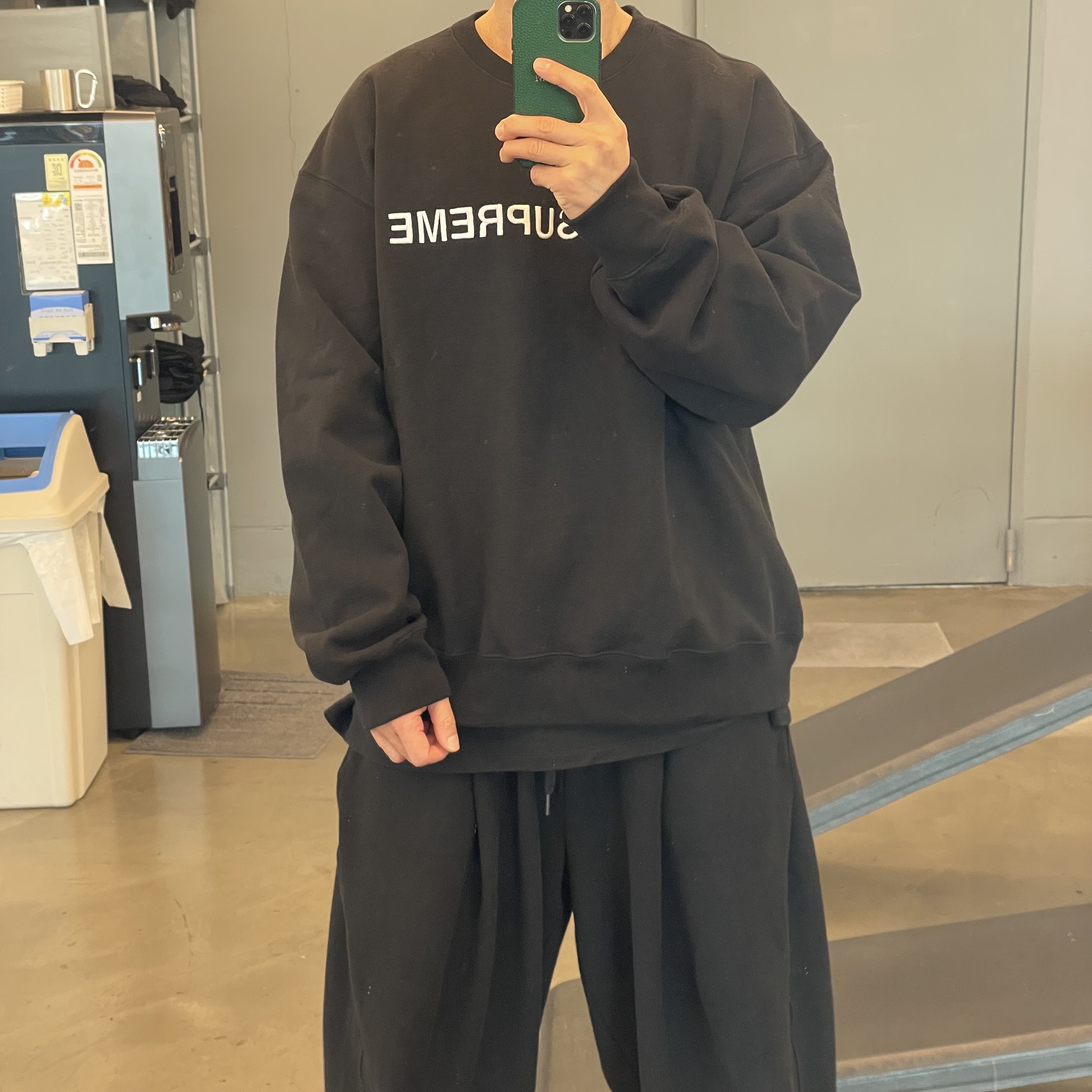 Supreme x Bless Crewneck Black - 23FW 착용 스타일 - 2