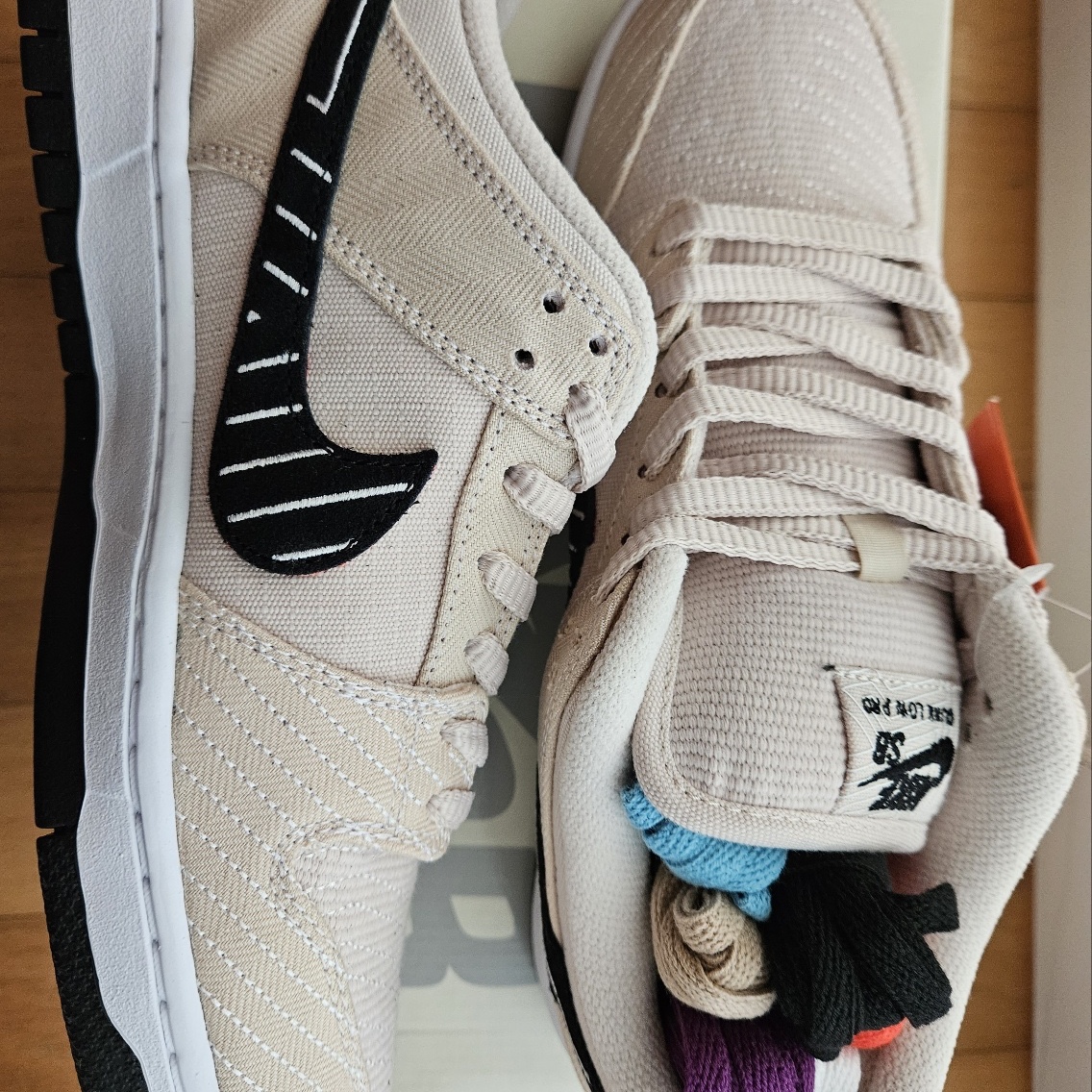 Nike x Albino & Preto SB Dunk Low Fossil Black 착용 스타일
