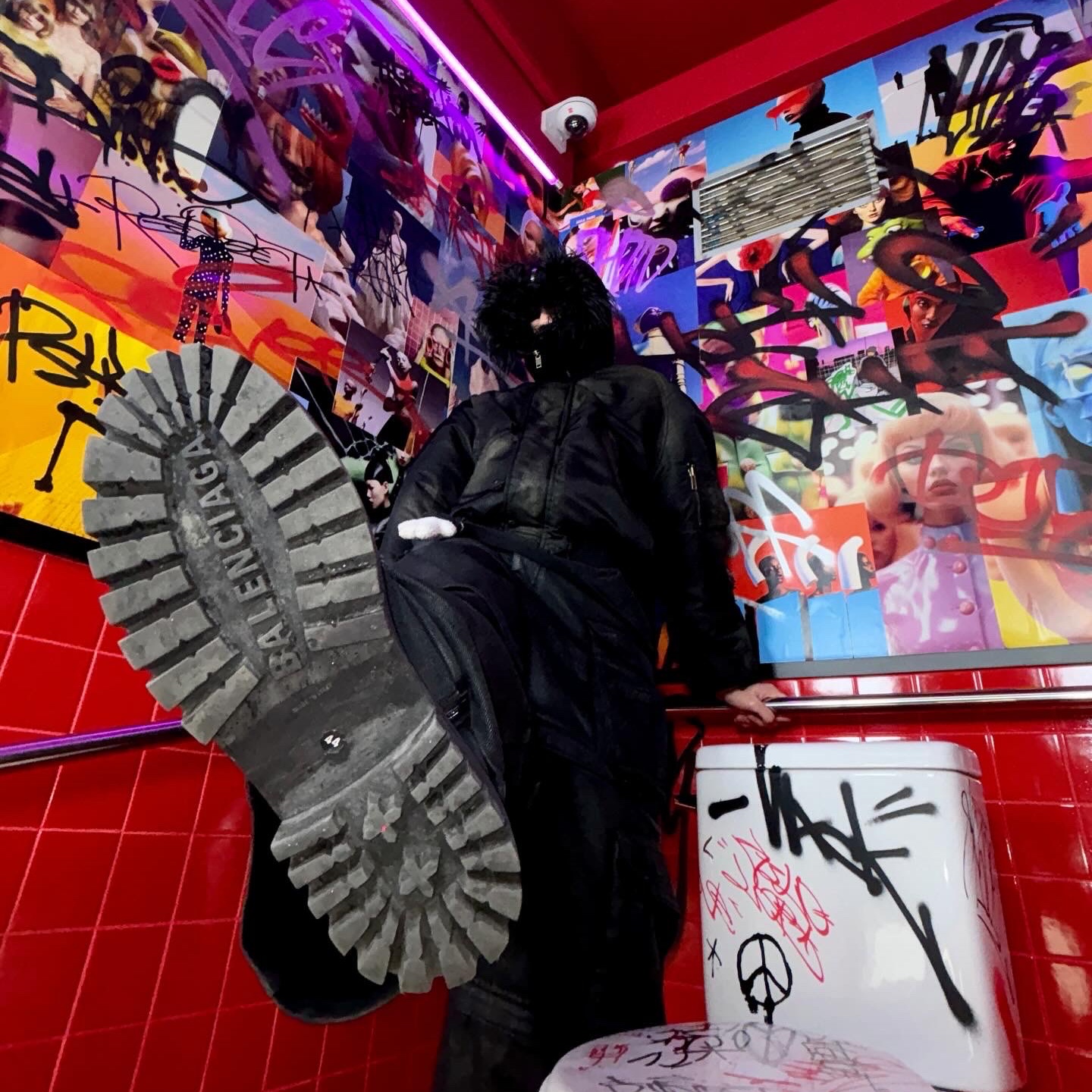 Project G/R N2B Vintage Jacket Black, Project G/R Oversized Convertible Cargo Pants Coated Black 착용 스타일 - 7
