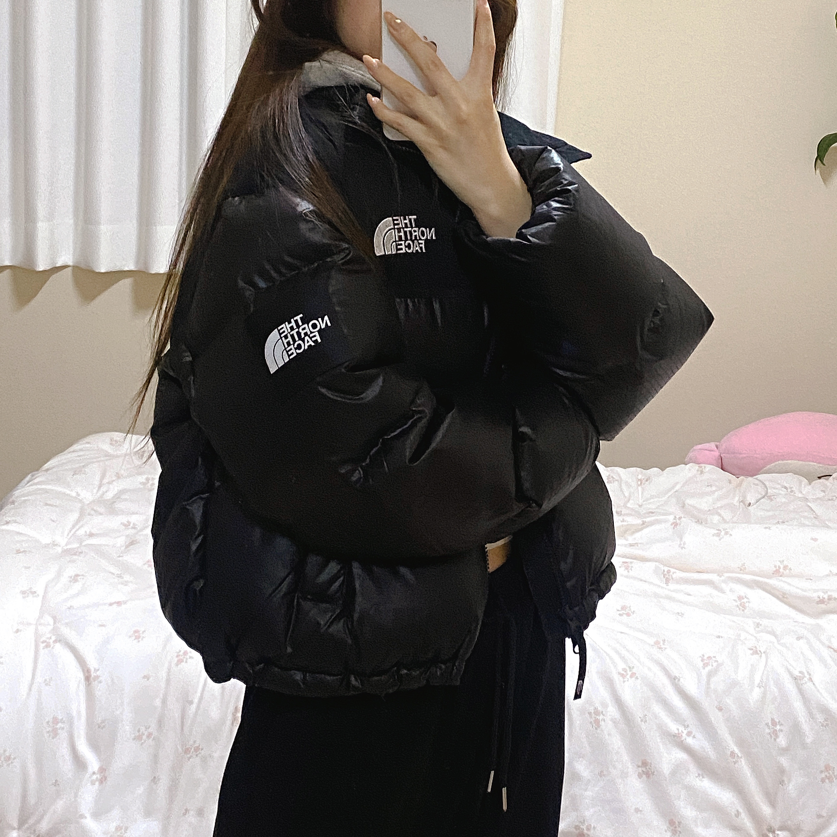 (W) The North Face White Label Novelty Nuptse Down Jacket Black 착용 스타일 - 1