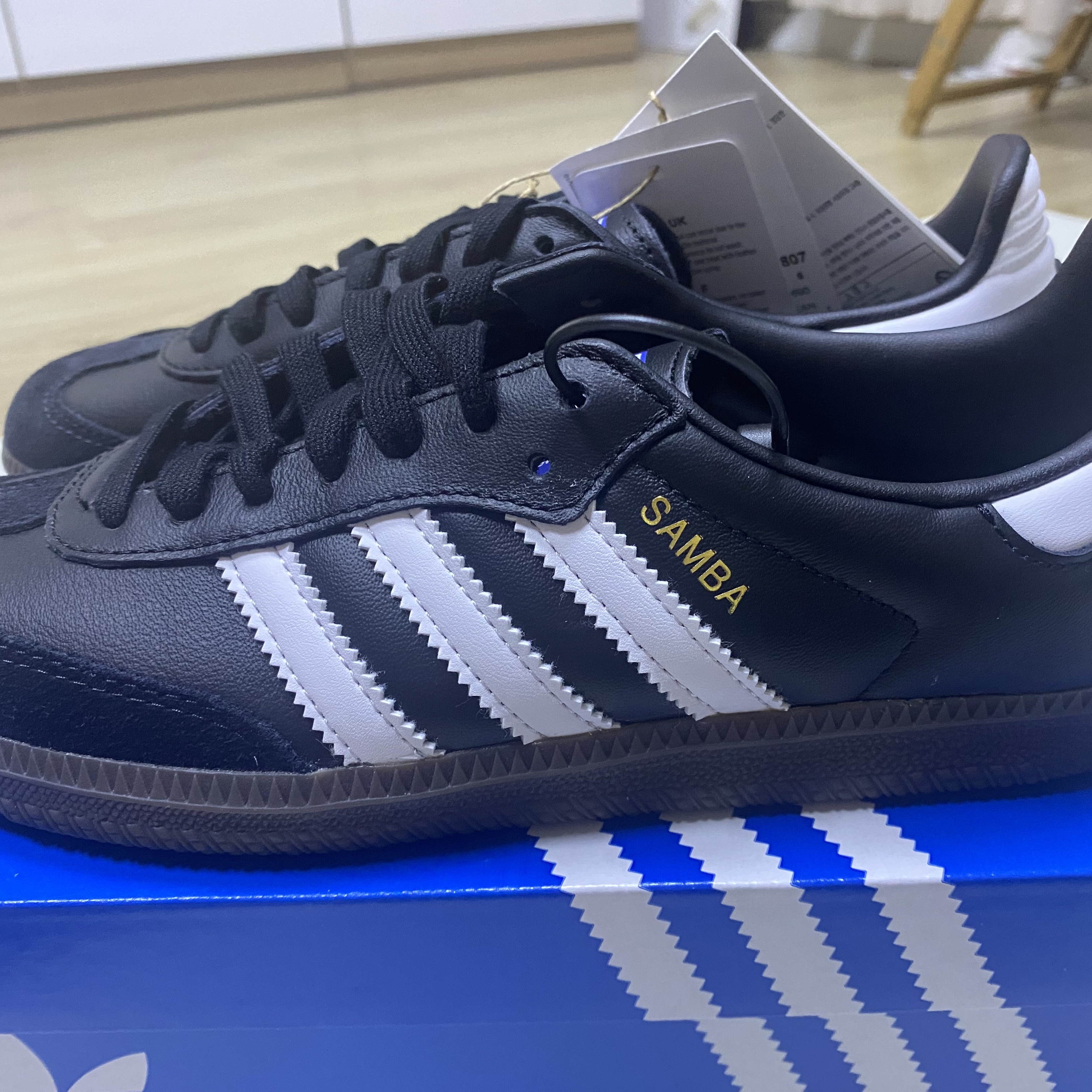 Adidas Samba OG Black White Gum 착용 스타일 - 1