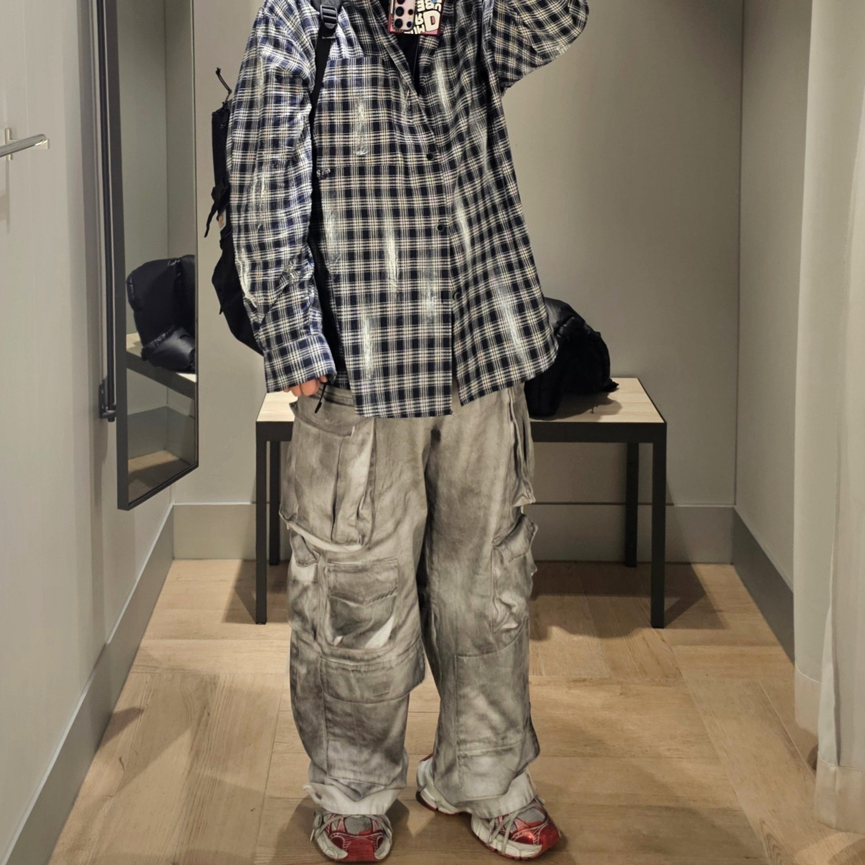 Carhartt WIP Kickflip Backpack Black, Balenciaga 3XL Sneakers White Red 착용 스타일