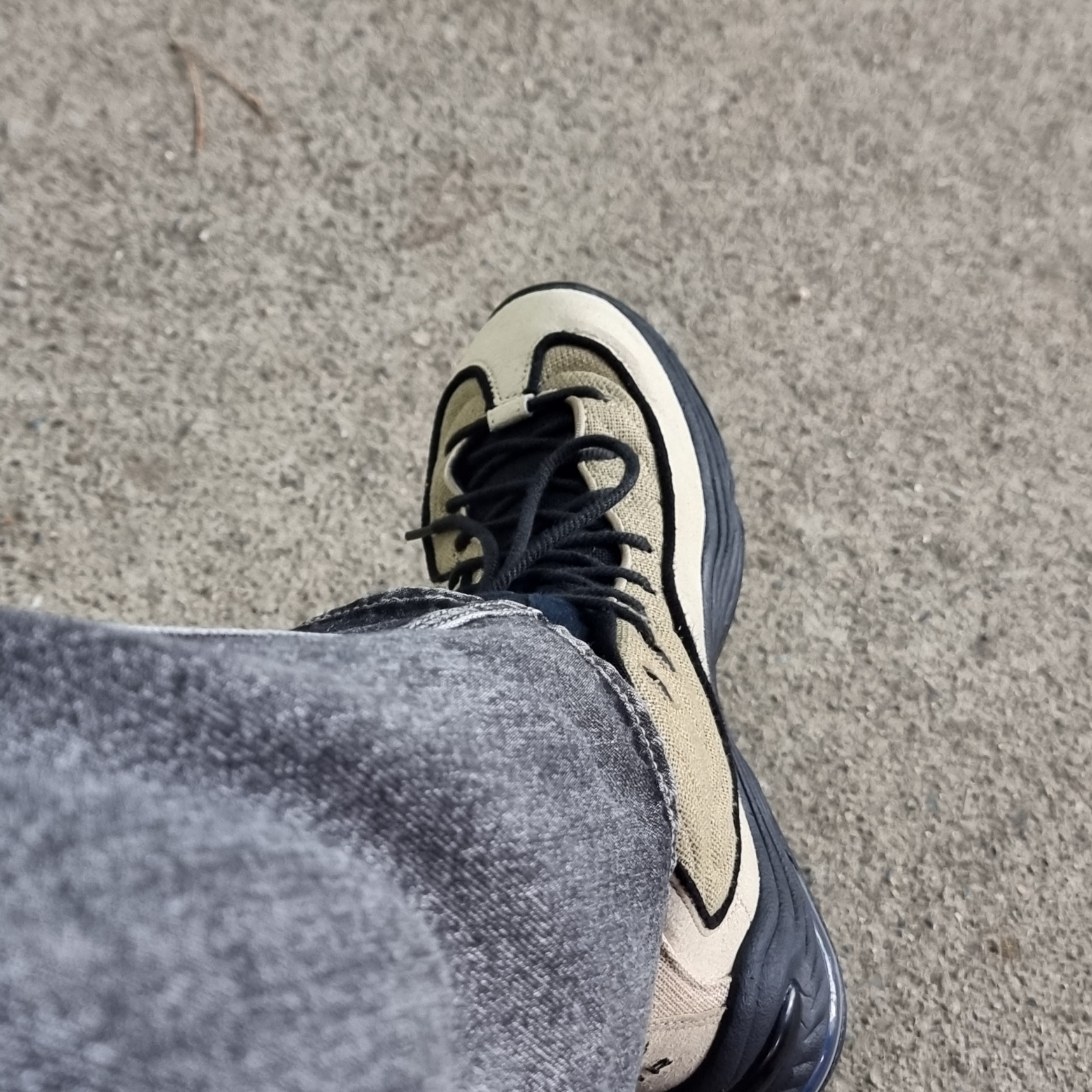 Nike x Stussy Air Penny II Rattan and Limestone 착용 스타일 - 2