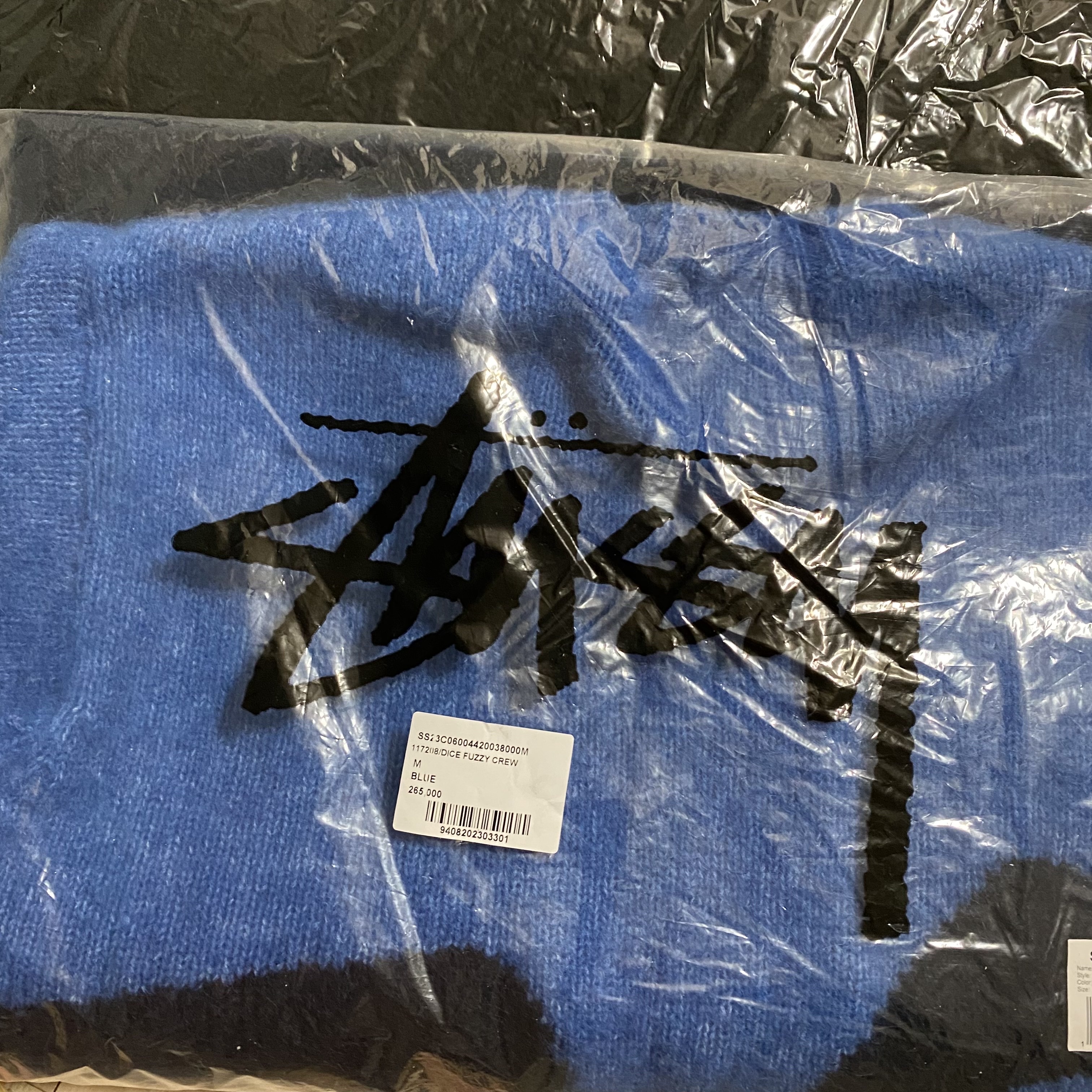 Stussy Dice Fuzzy Crew Blue 착용 스타일