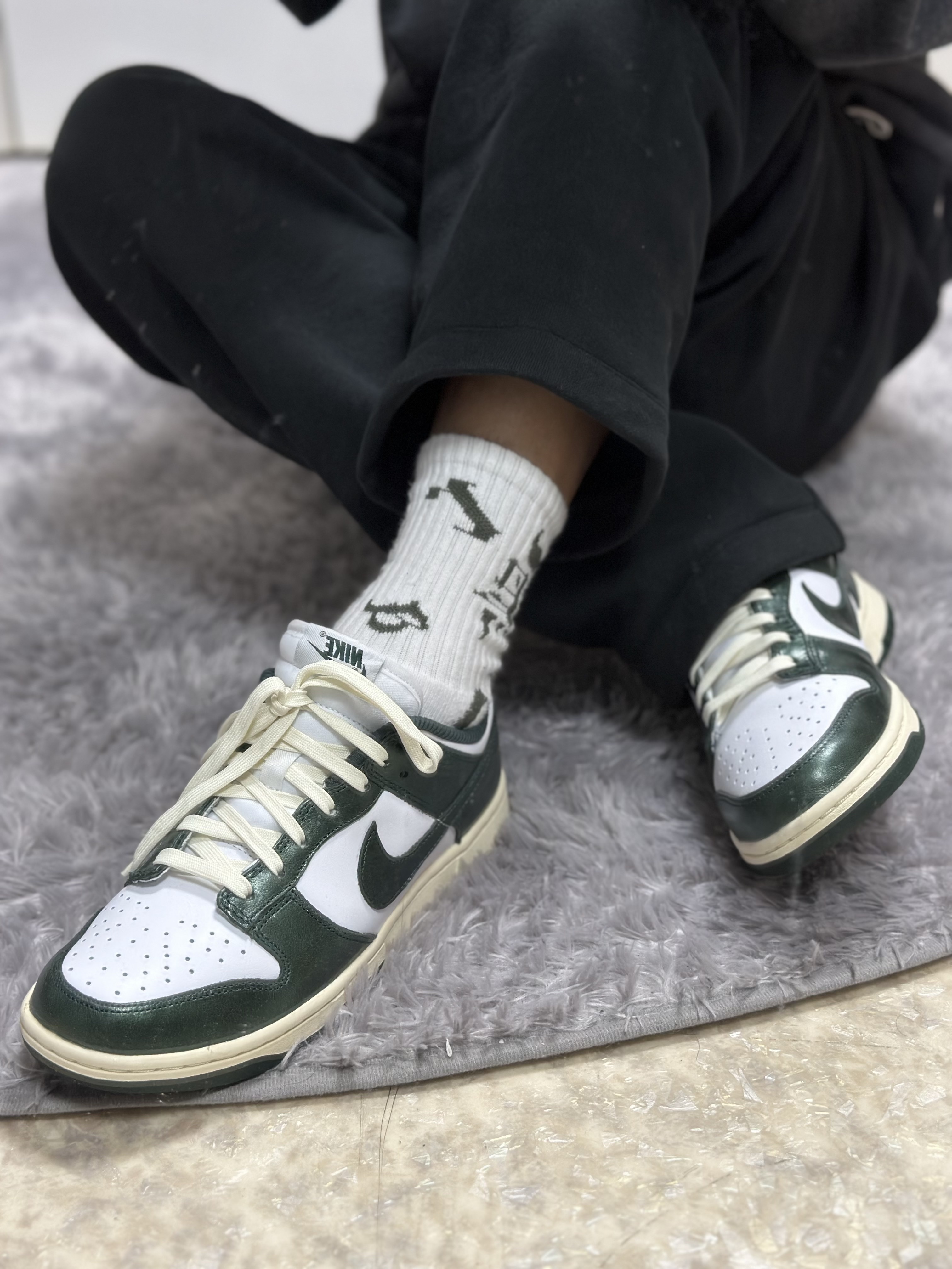 (W) Nike Dunk Low Vintage Green 착용 스타일