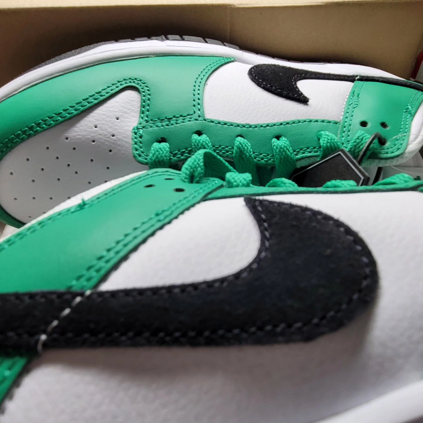 Nike Dunk Low White Green 착용 스타일 - 2