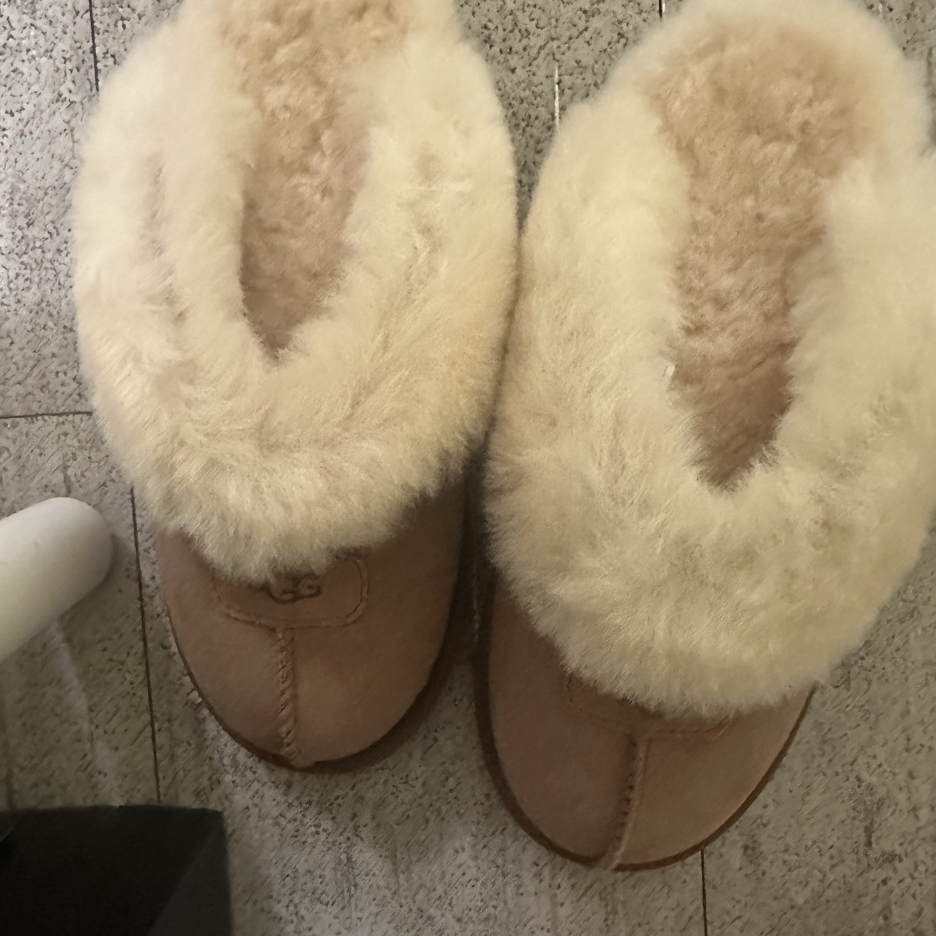 (W) UGG Coquette Slipper Chestnut 착용 스타일 - 1