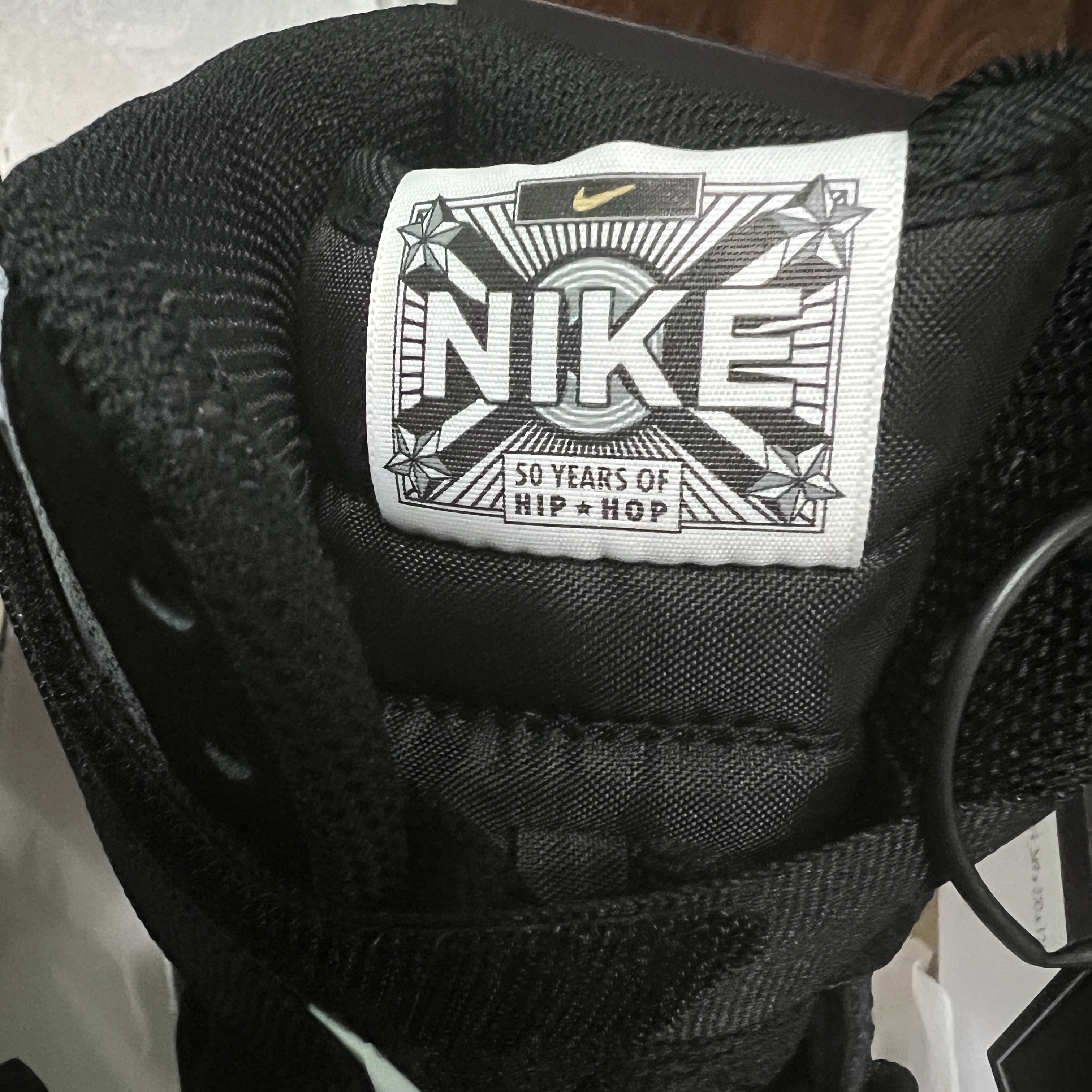 Nike Air Force 1 High '07 LX Black Smoke Grey 착용 스타일 - 3