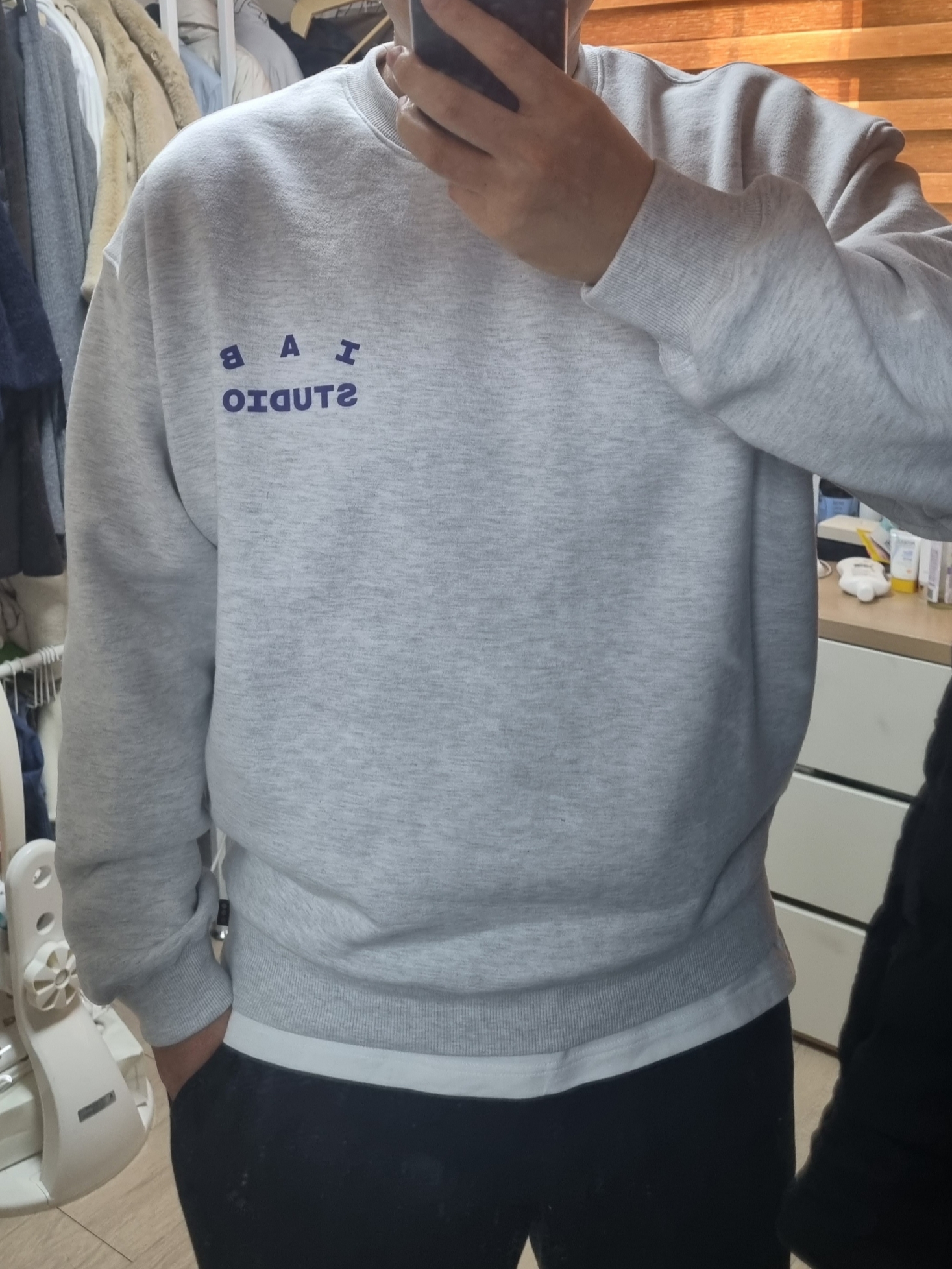 IAB Studio Sweatshirt Light Gray - 23FW 착용 스타일