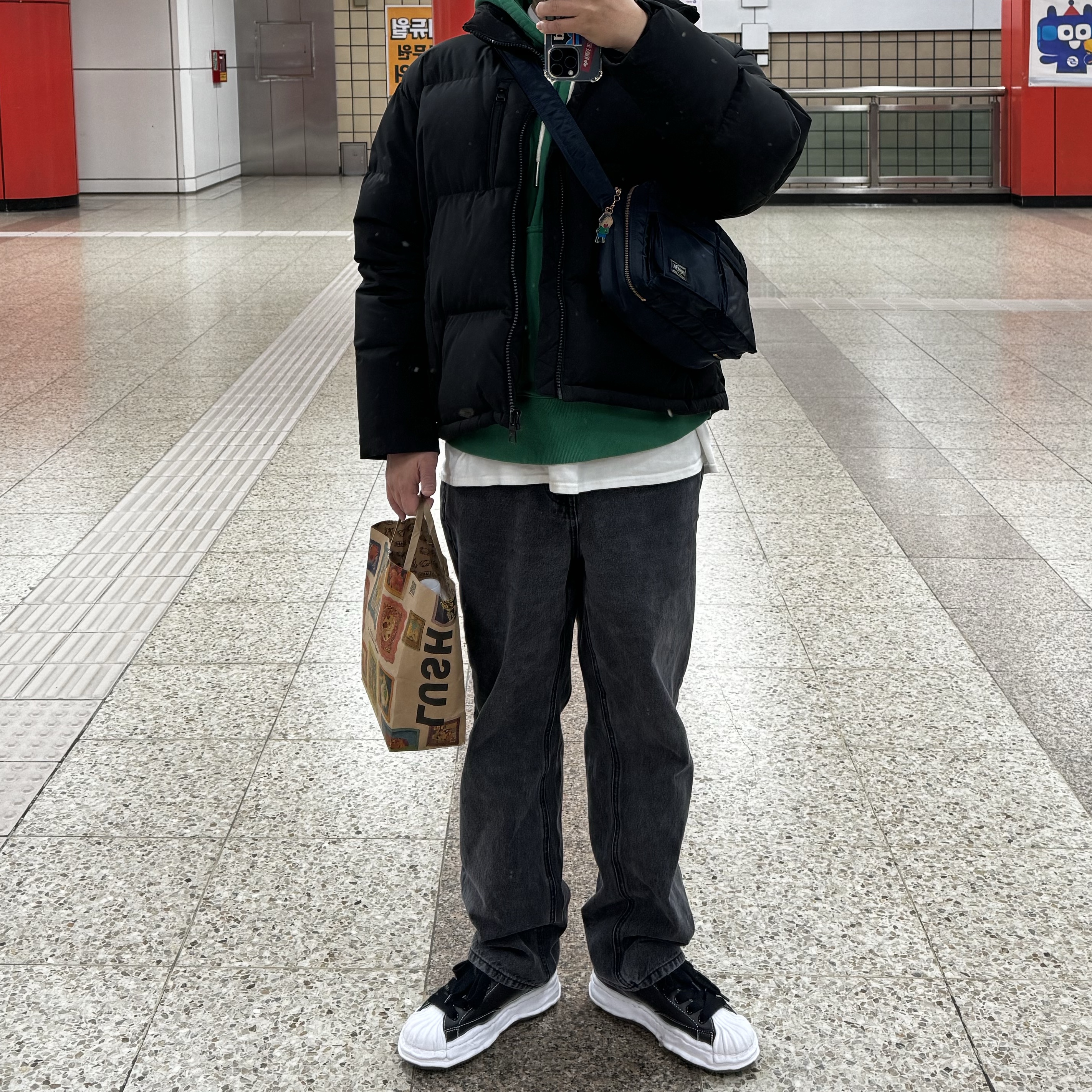 Maison Mihara Yasuhiro Blakey OG Sole Leather Low-top Sneakers Black, Puma x AMI Hoodie Verdant Green 착용 스타일