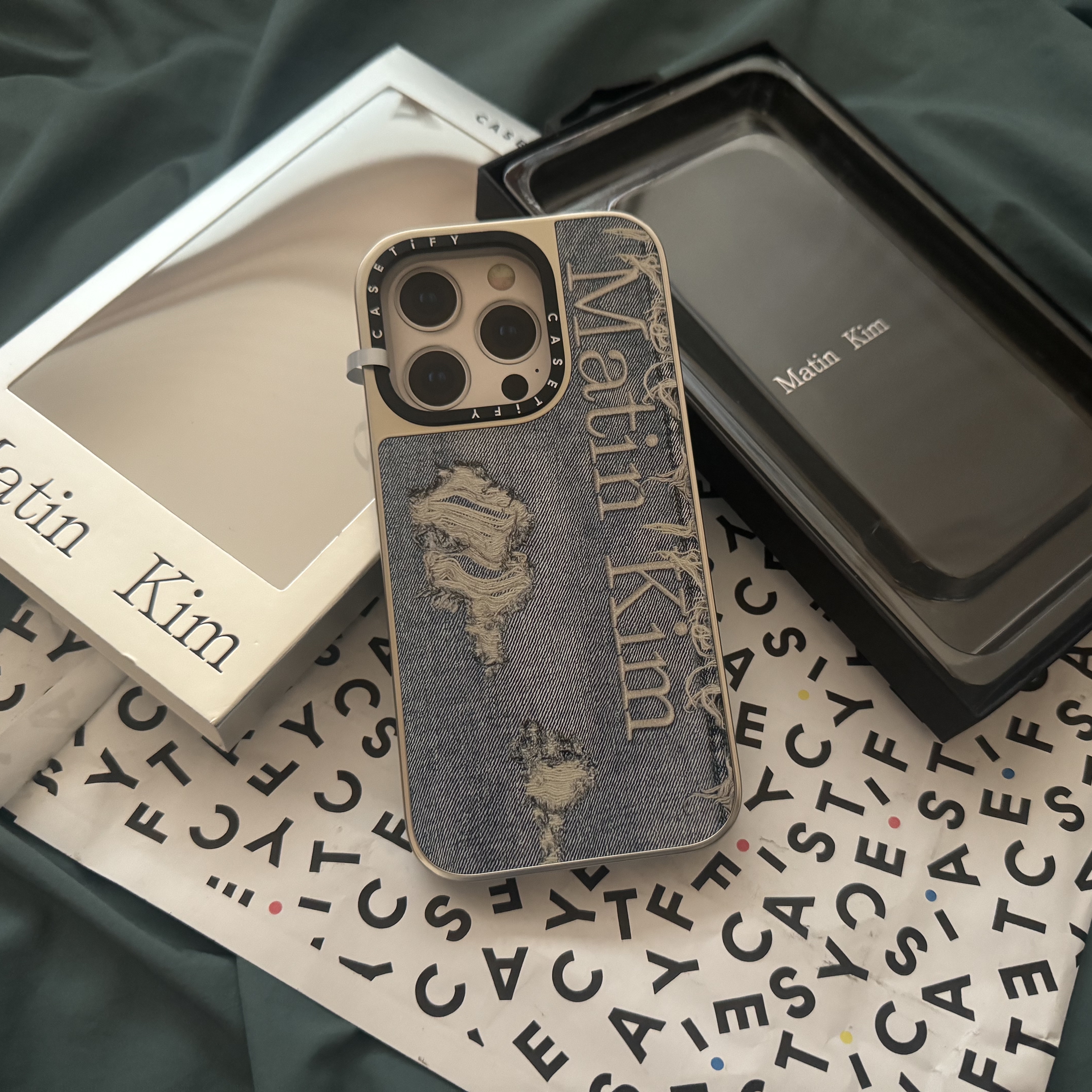 Casetify x Matin Kim iPhone Destroyed Denim Magsafe Mirror Case Silver 착용 스타일