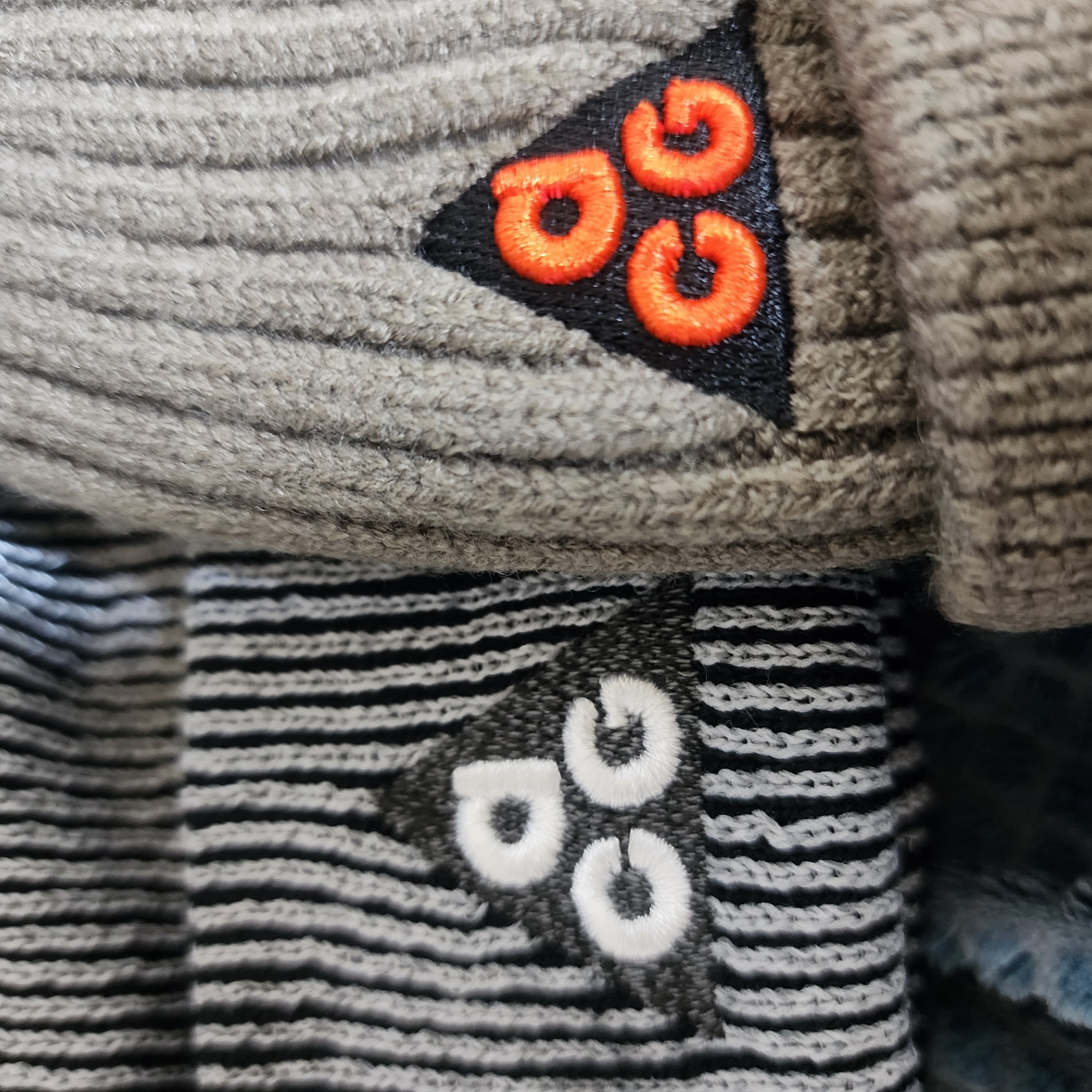 Nike NRG ACG Cuffed Beanie Olive Grey 착용 스타일 - 3