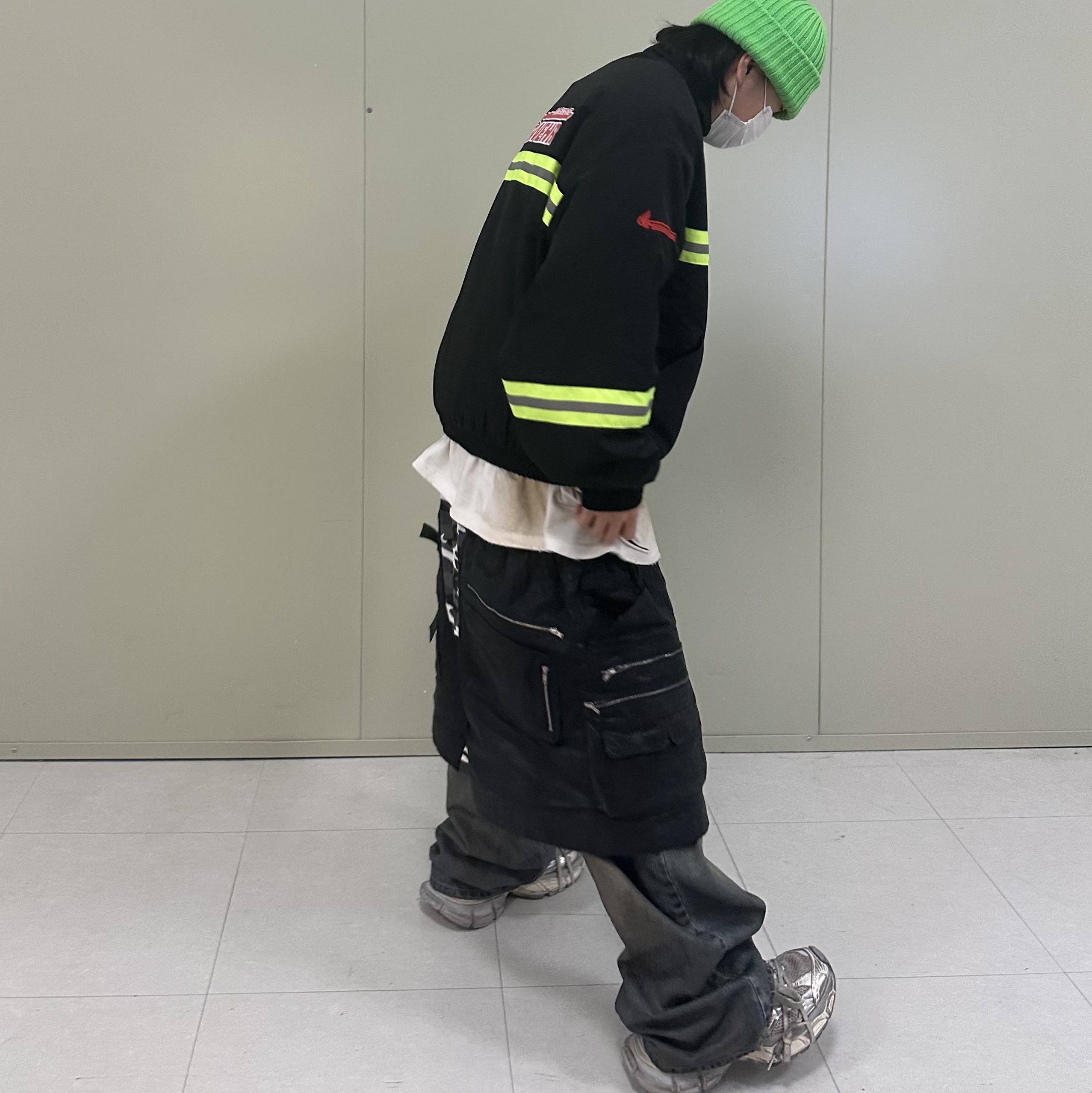 Project G/R Firefighter Track Jacket Black, Project G/R Coated Backward Denim Pants Blue 착용 스타일 - 1