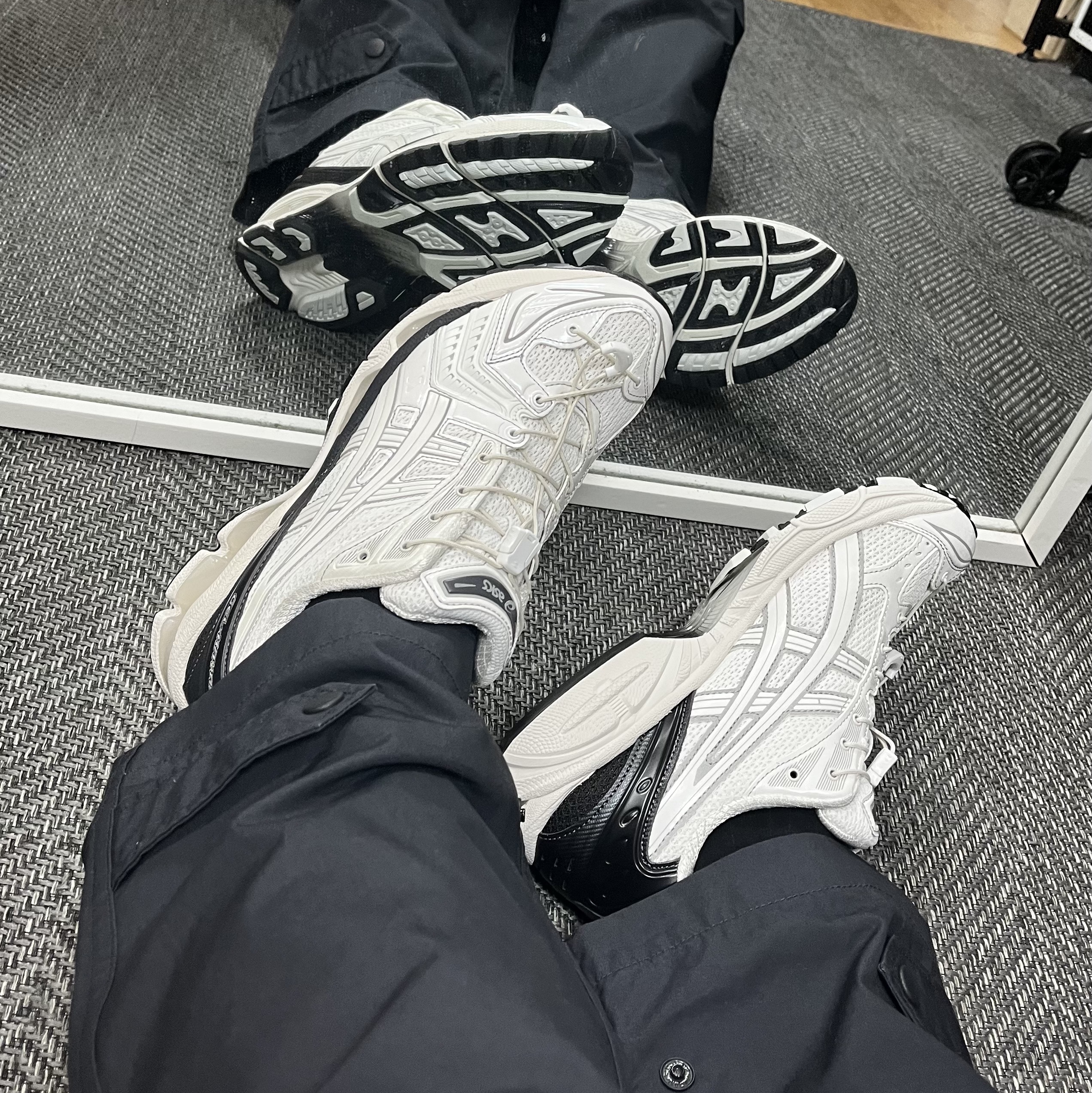 Asics x Unaffected Gel-Kayano 14 Galaxy White 착용 스타일 - 2