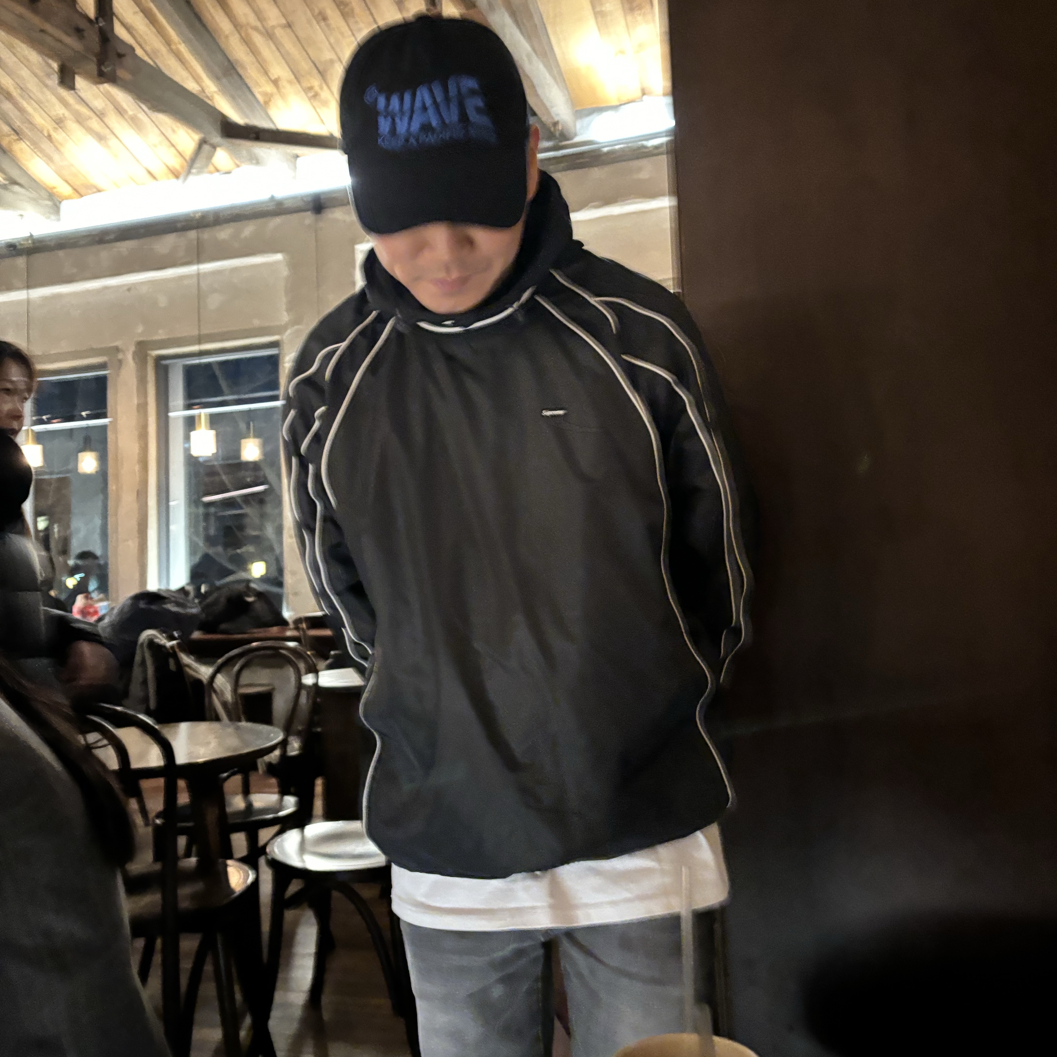 Farfromwhat Wave Cap Black, Undermycar Legion.03 Slim Fit Blue Stitch Washed Jeans Washed Gray 착용 스타일 - 1
