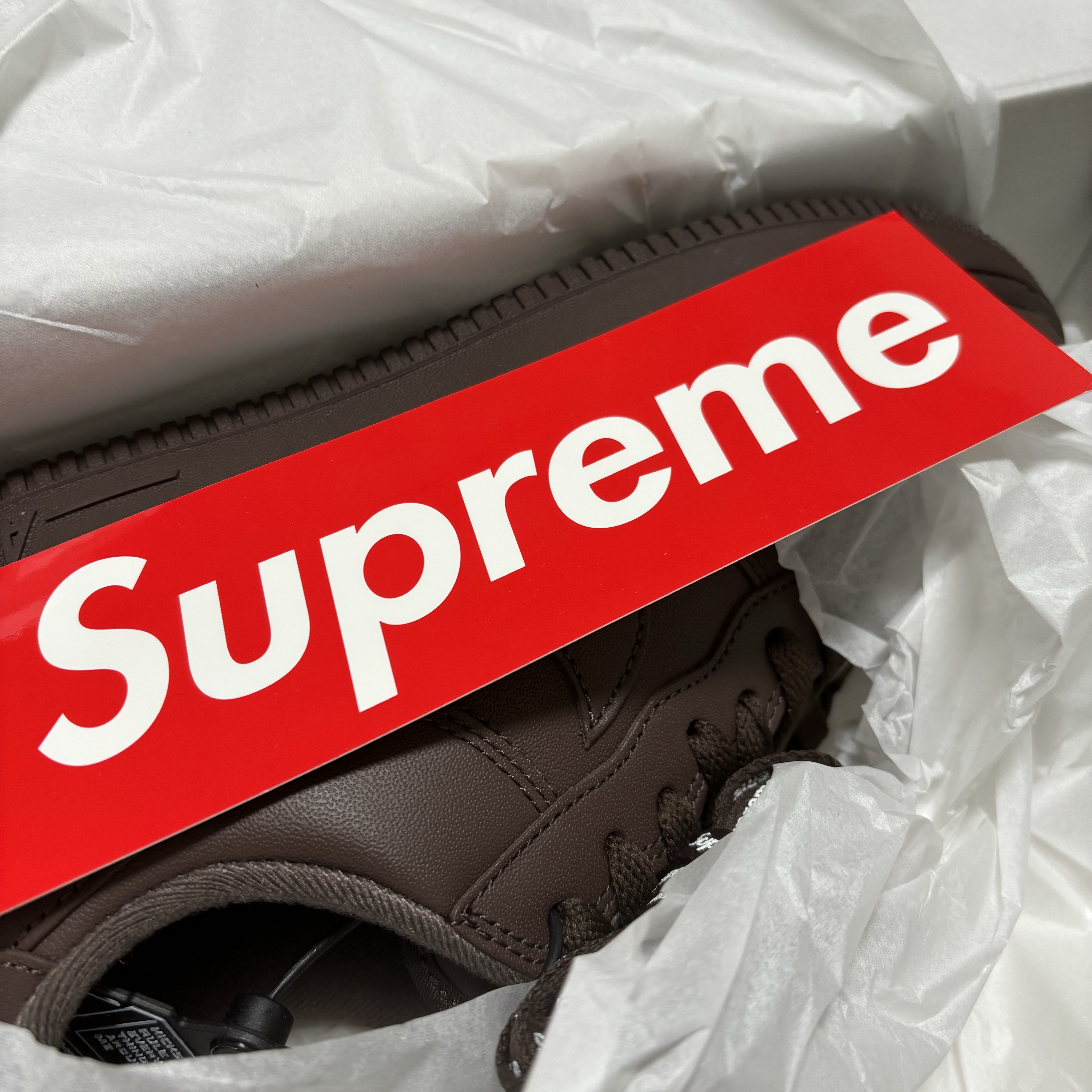 Nike x Supreme Air Force 1 Low Baroque Brown 착용 스타일 - 1