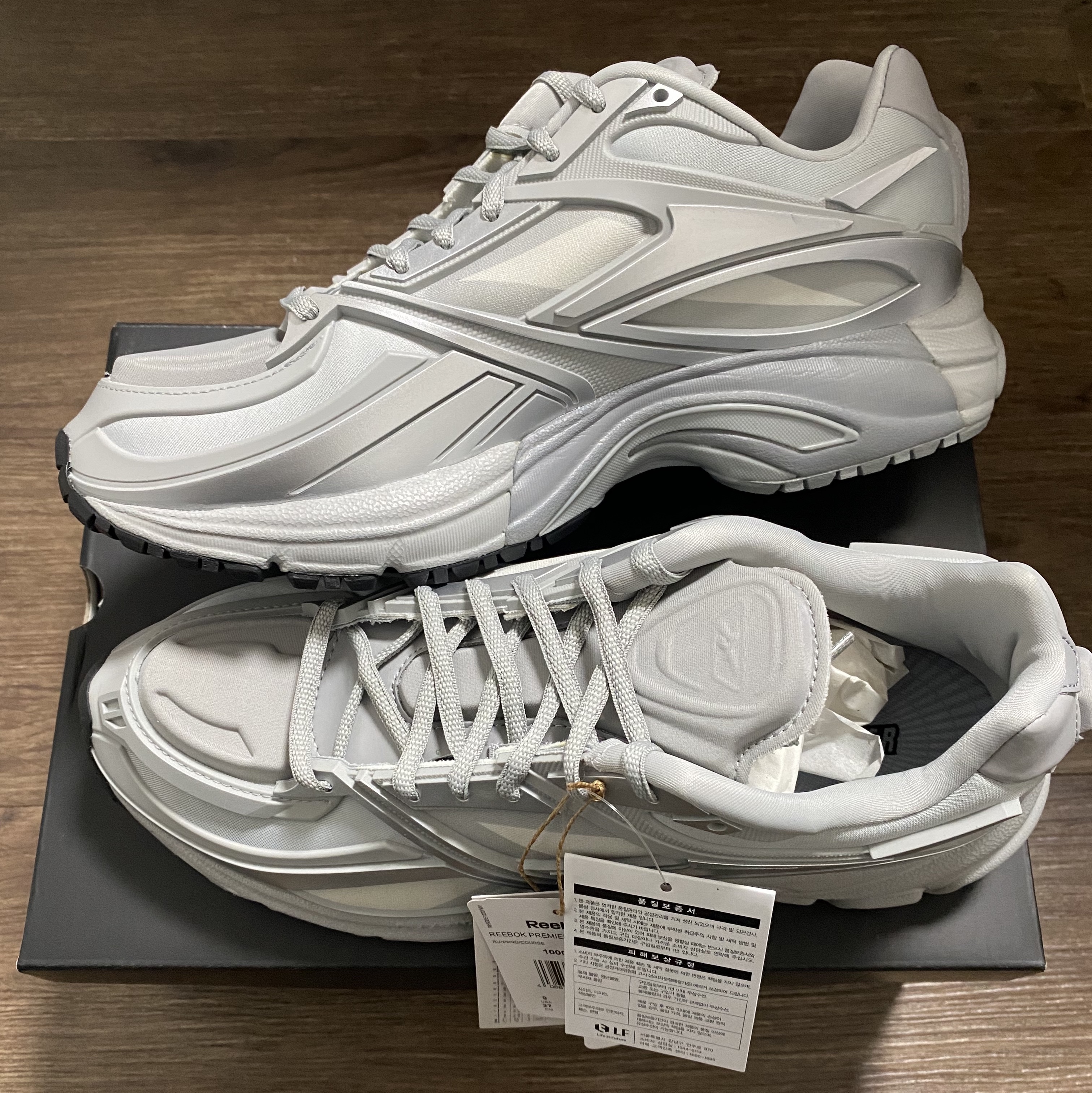 Reebok Premier Road Modern Grey 착용 스타일