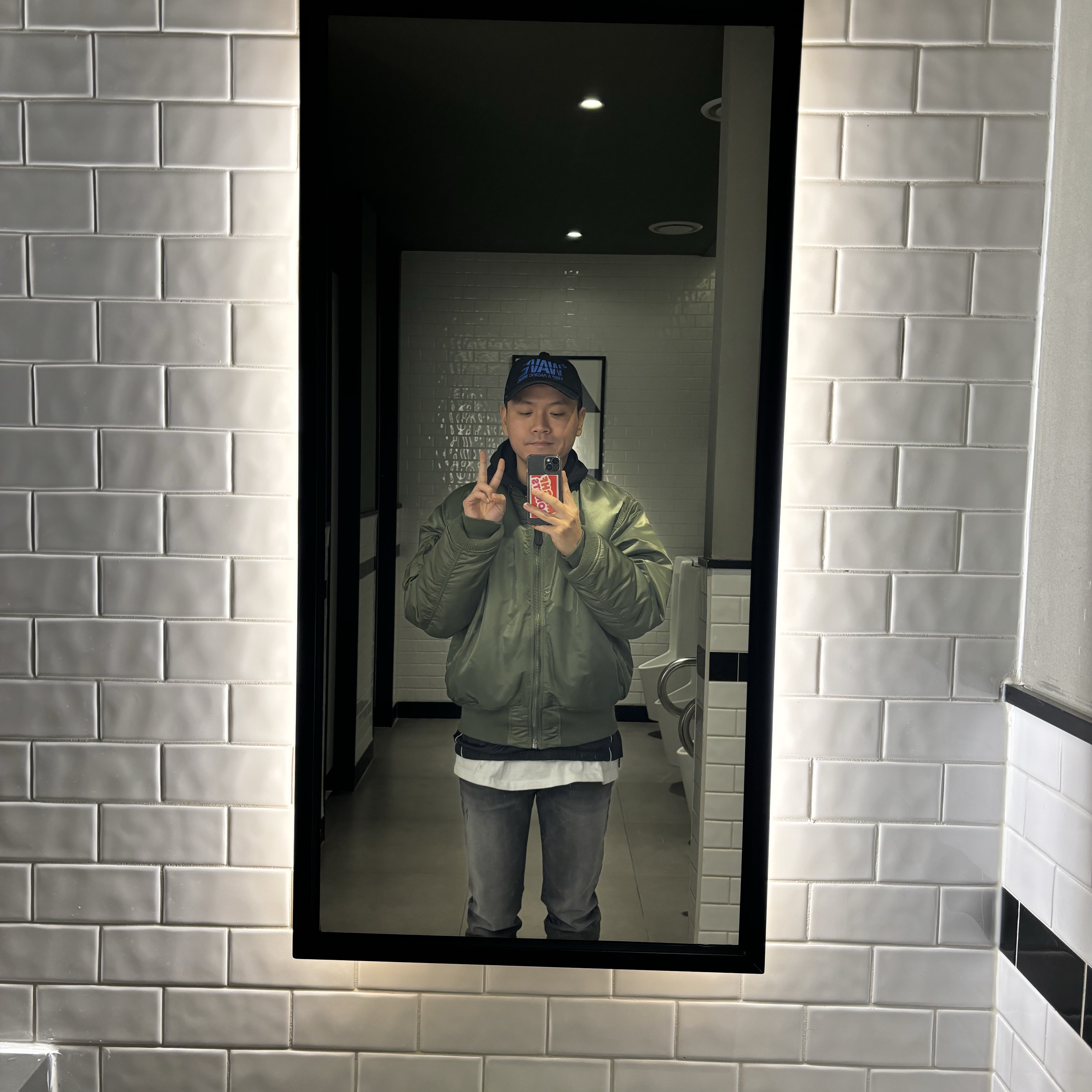 Farfromwhat Wave Cap Black, Undermycar Legion.03 Slim Fit Blue Stitch Washed Jeans Washed Gray 착용 스타일 - 4