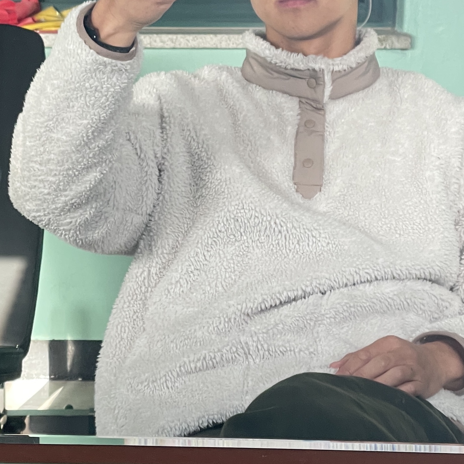 Uniqlo x White Mountaineering WPJ Fleece OverSized Long Sleeve Pullover Natural 착용 스타일