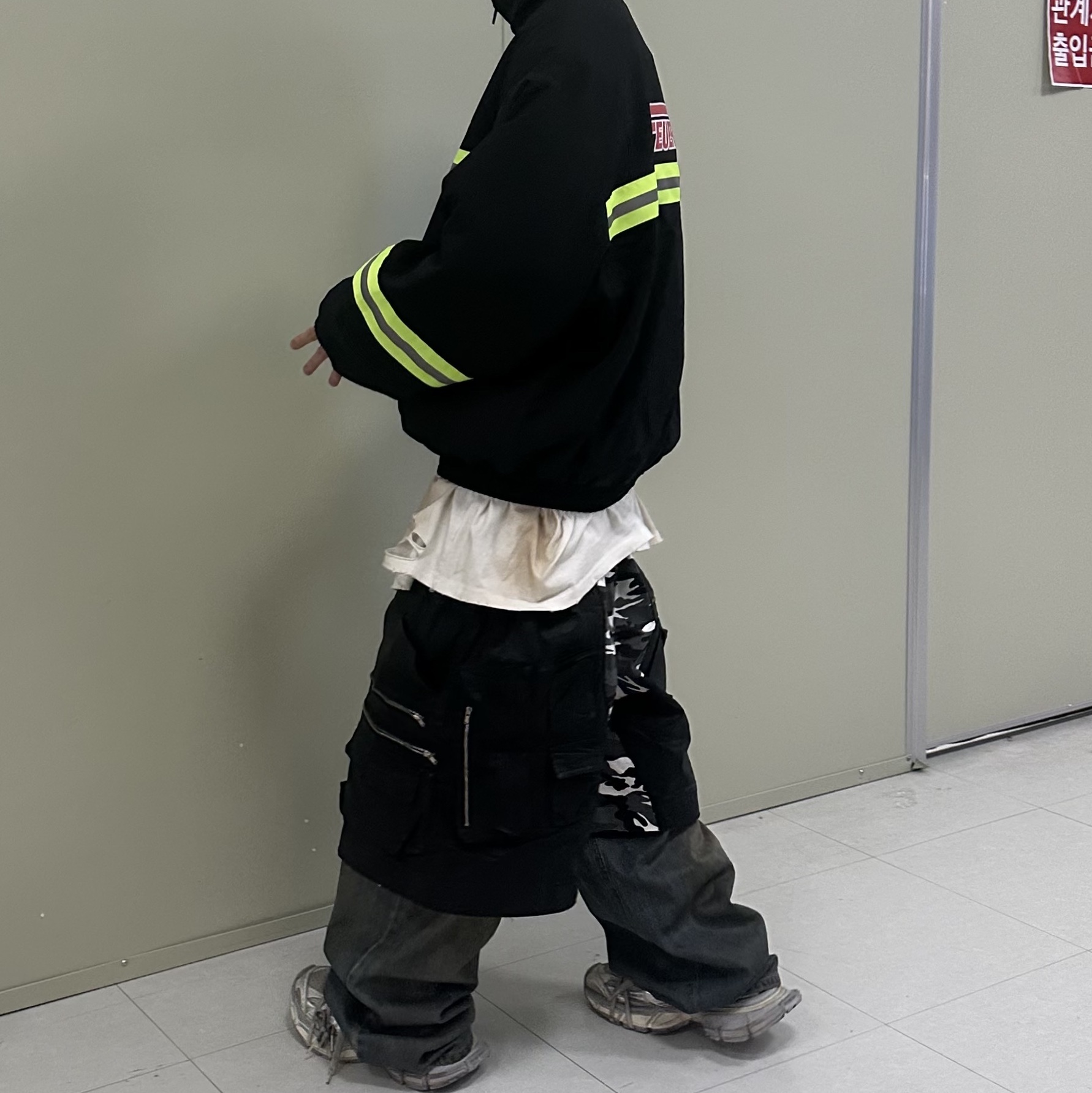 Project G/R Firefighter Track Jacket Black, Project G/R Coated Backward Denim Pants Blue 착용 스타일 - 2