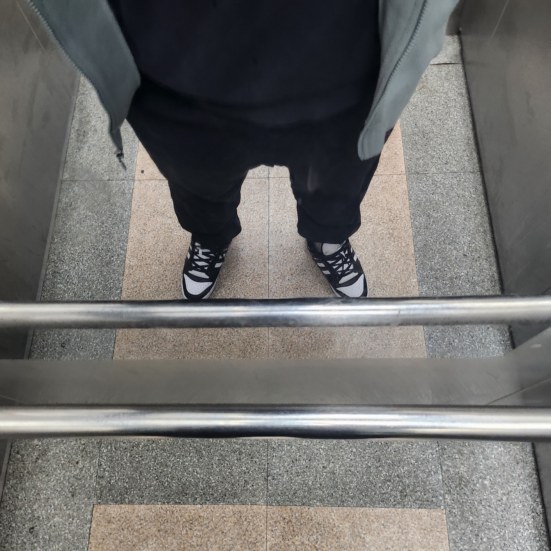 Adidas Forum Low Core Black Cloud White 착용 스타일