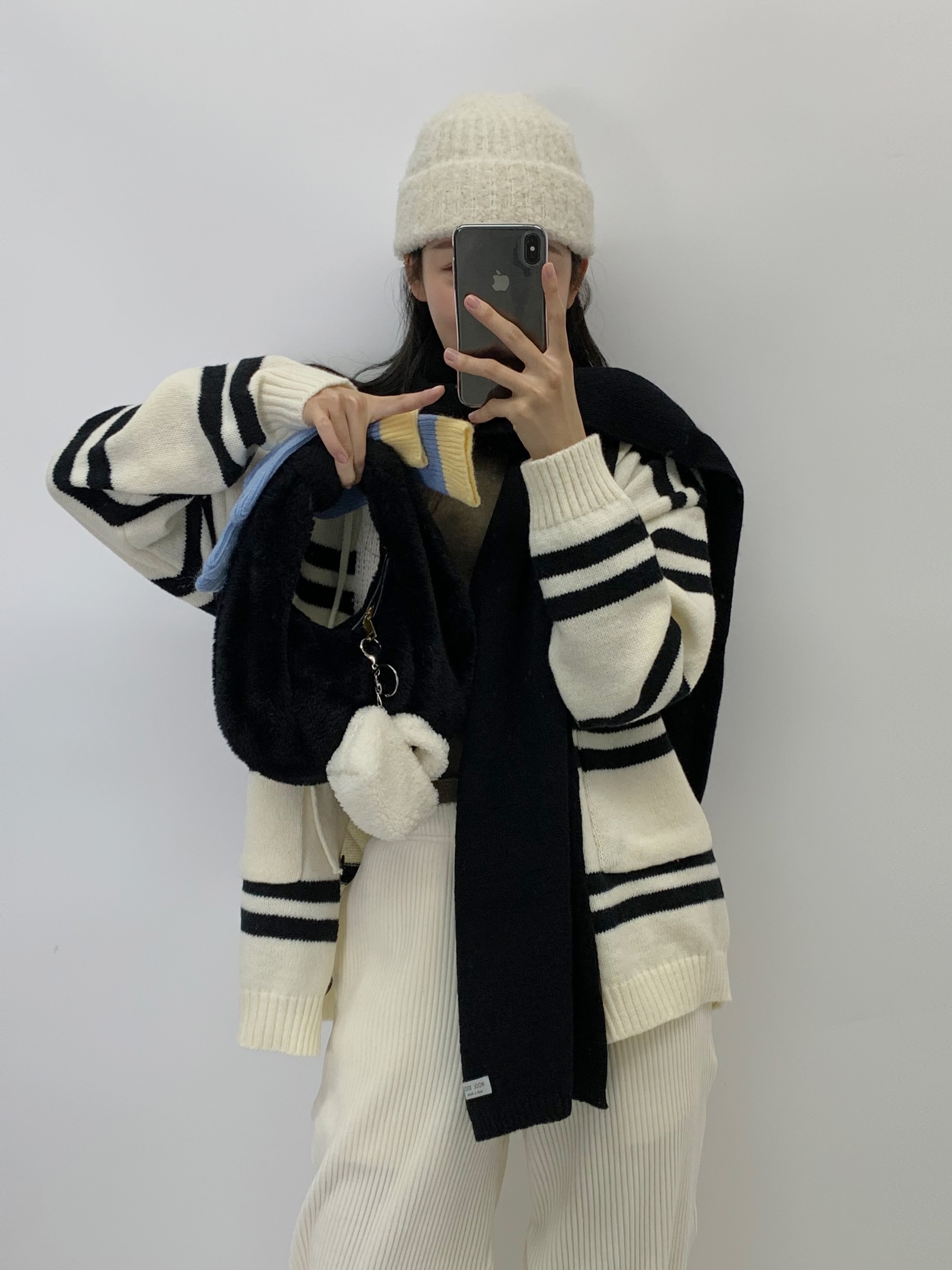Adidas Puffylette Aluminum Off White 착용 스타일 - 2