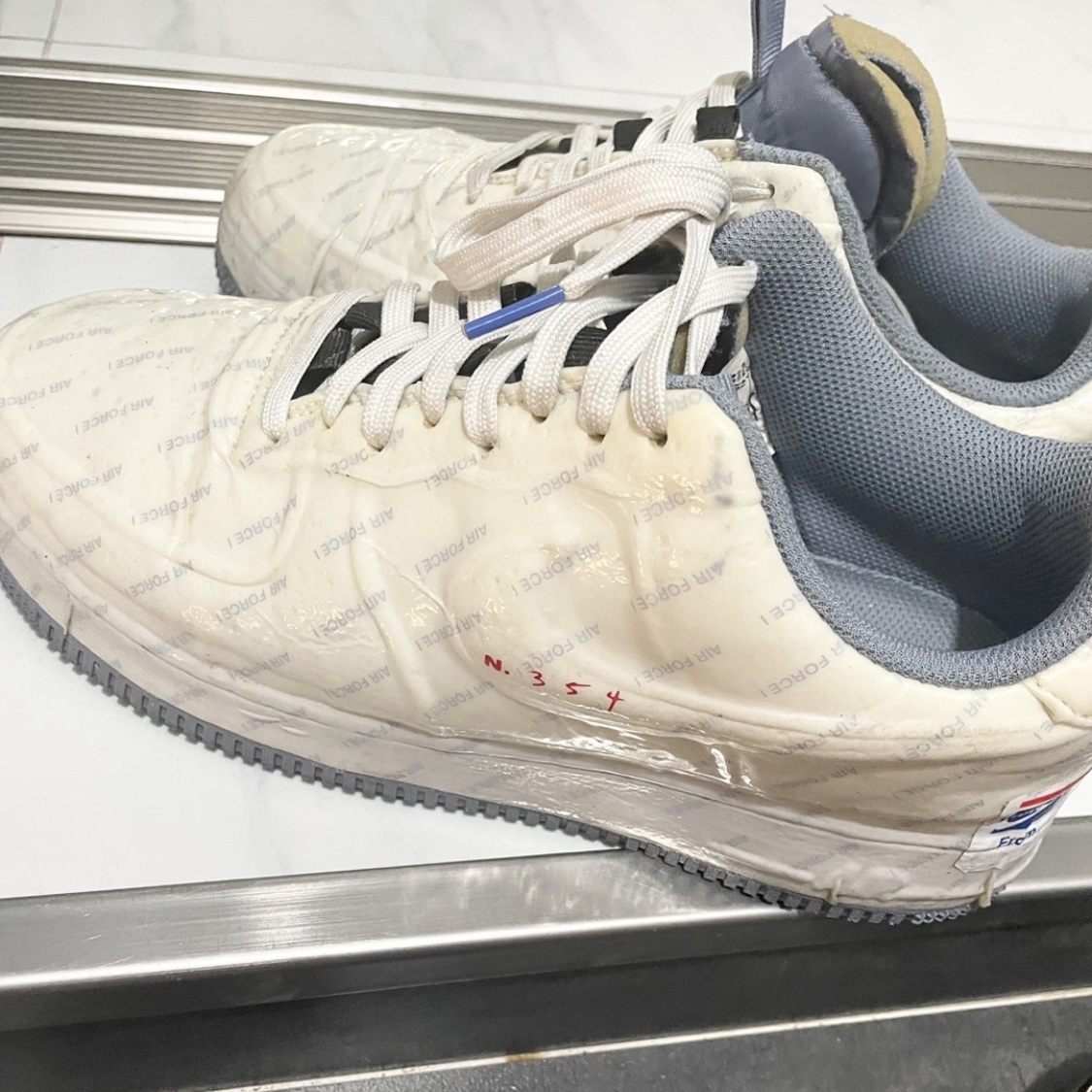 Nike Air Force 1 Low Experimental Postal Ghost 착용 스타일