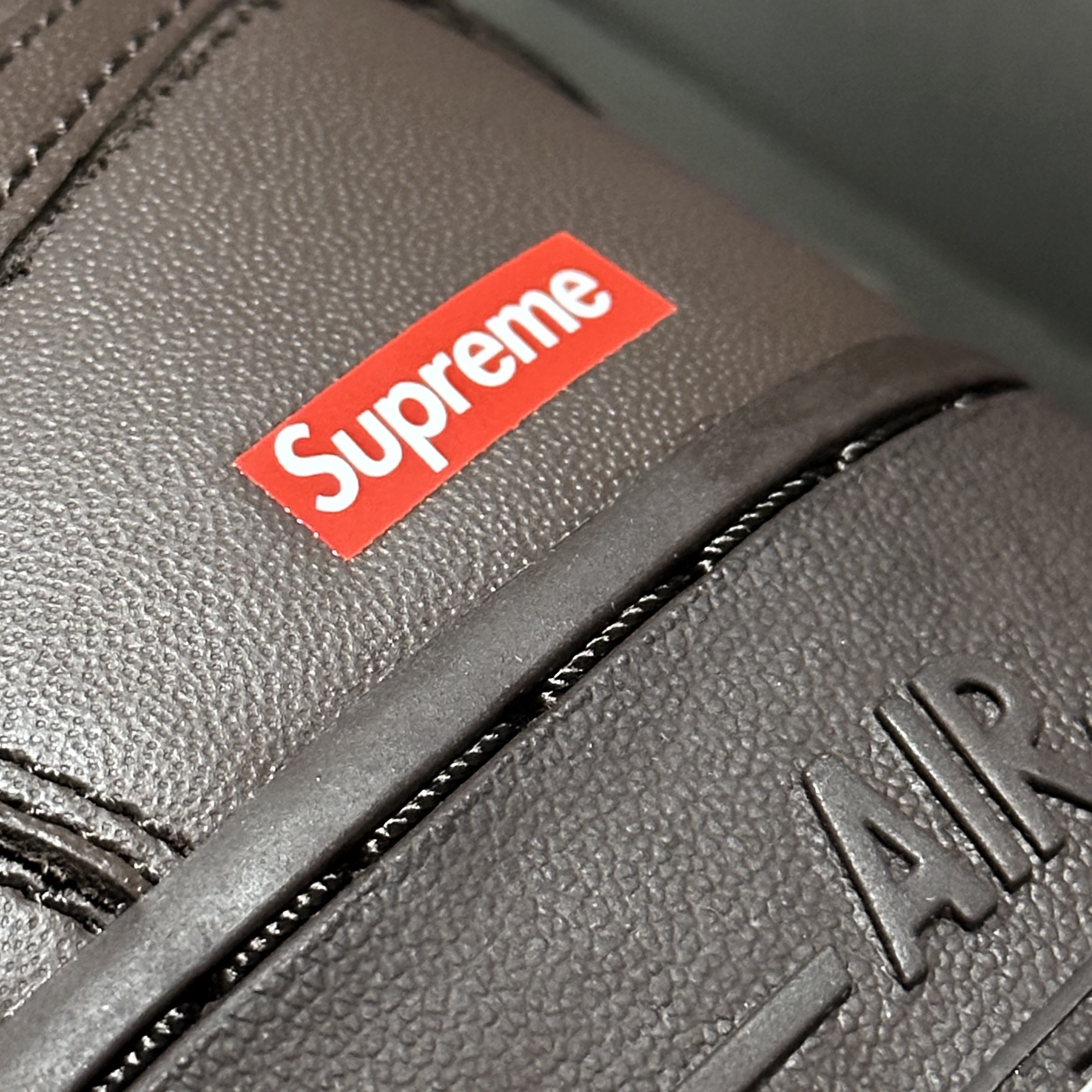 Nike x Supreme Air Force 1 Low Baroque Brown 착용 스타일