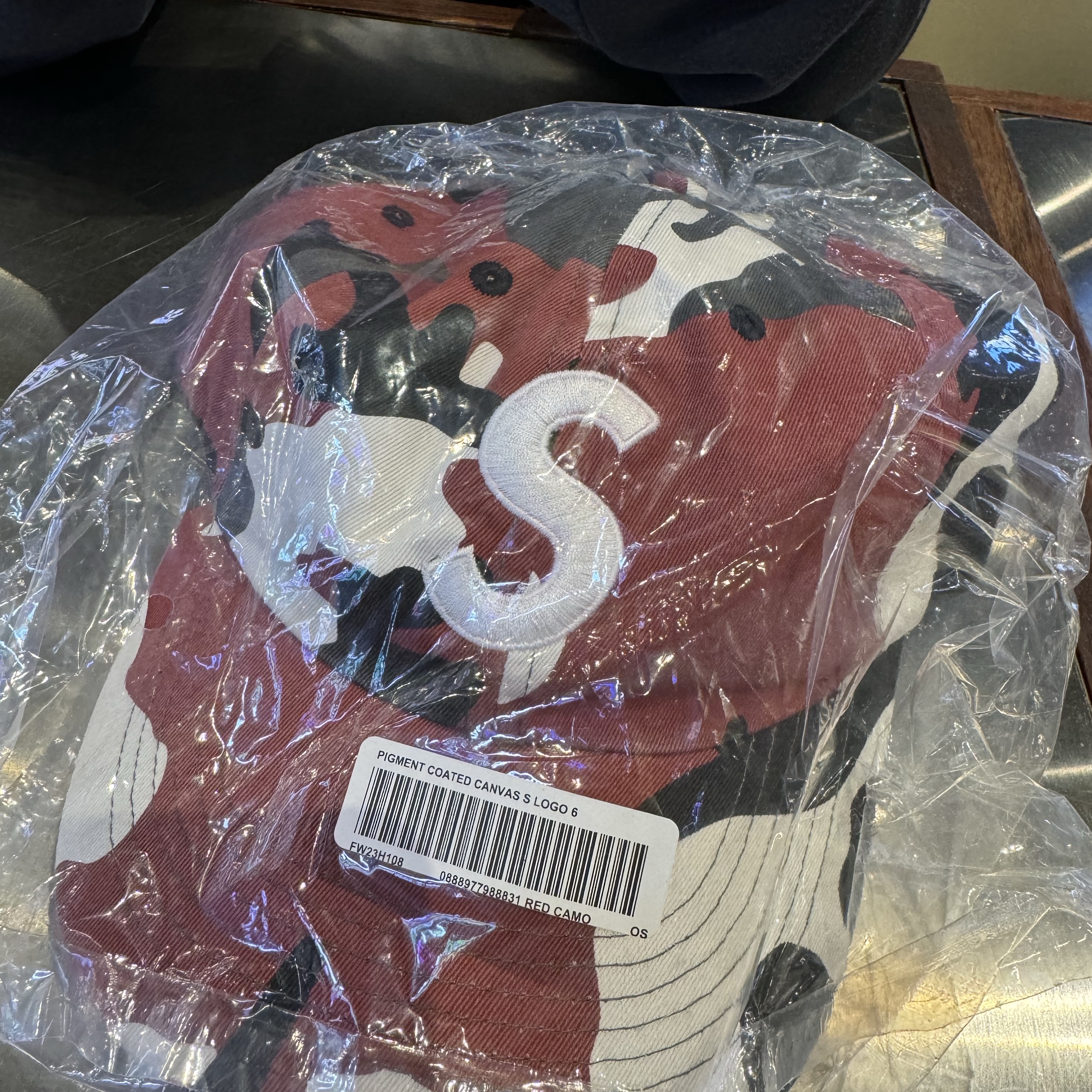 Supreme Pigment Print S Logo 6-Panel Red Camo - 23FW 착용 스타일