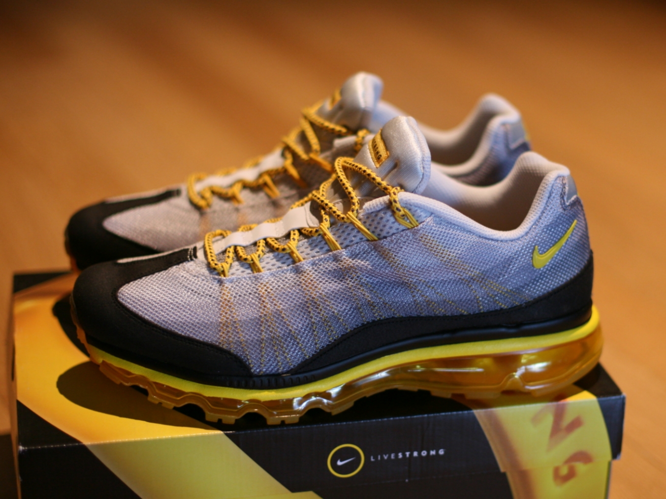 (W) Nike Air Max 95 Dynamic Flywire LAF Livestrong 착용 스타일 - 2