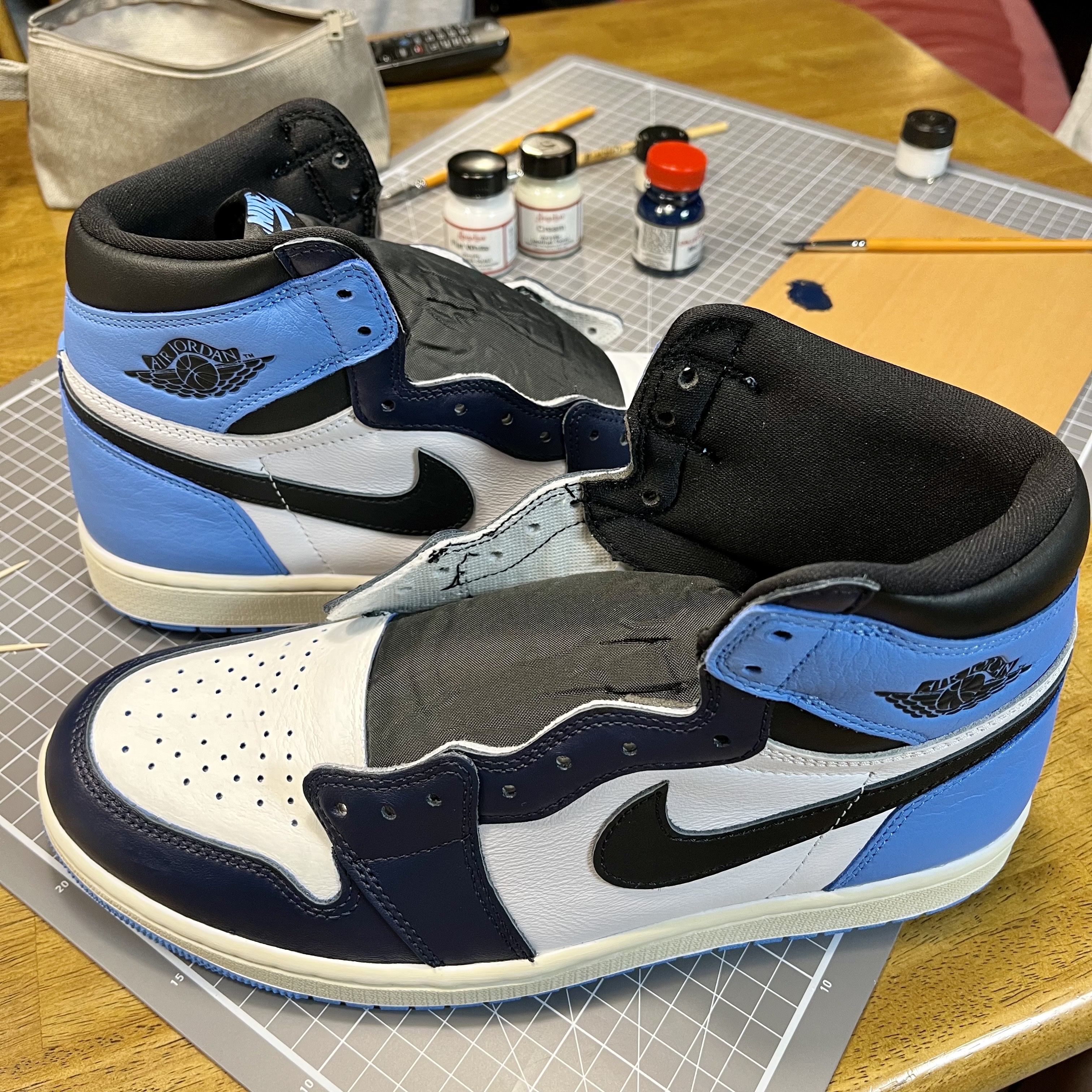 Jordan 1 Retro High OG University Blue 착용 스타일