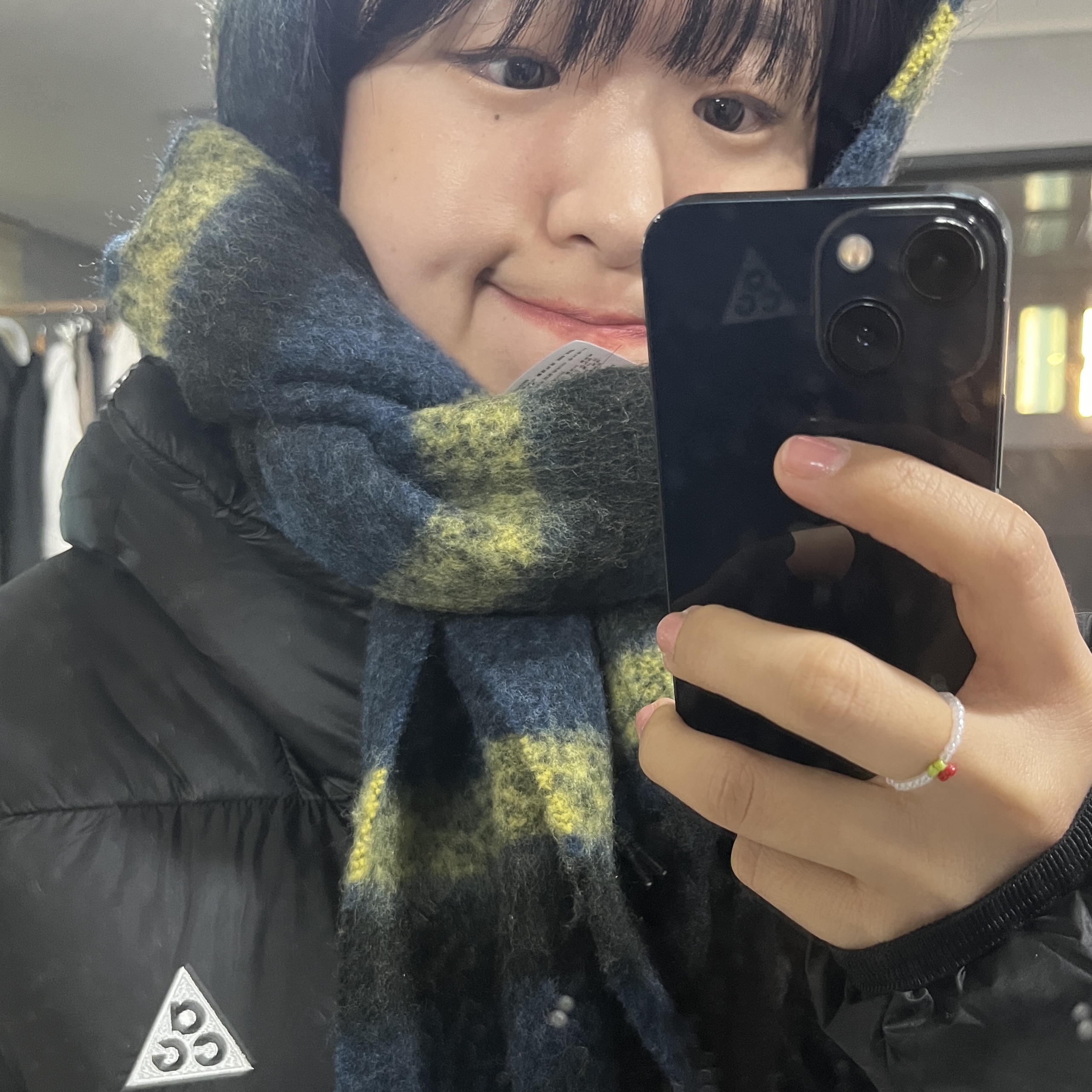 Nike ACG Therma-Fit ADV Lunar Lake Puffer Jacket Black - Asia, Uniqlo x JW Anderson Striped Chunky Scarf Blue 착용 스타일