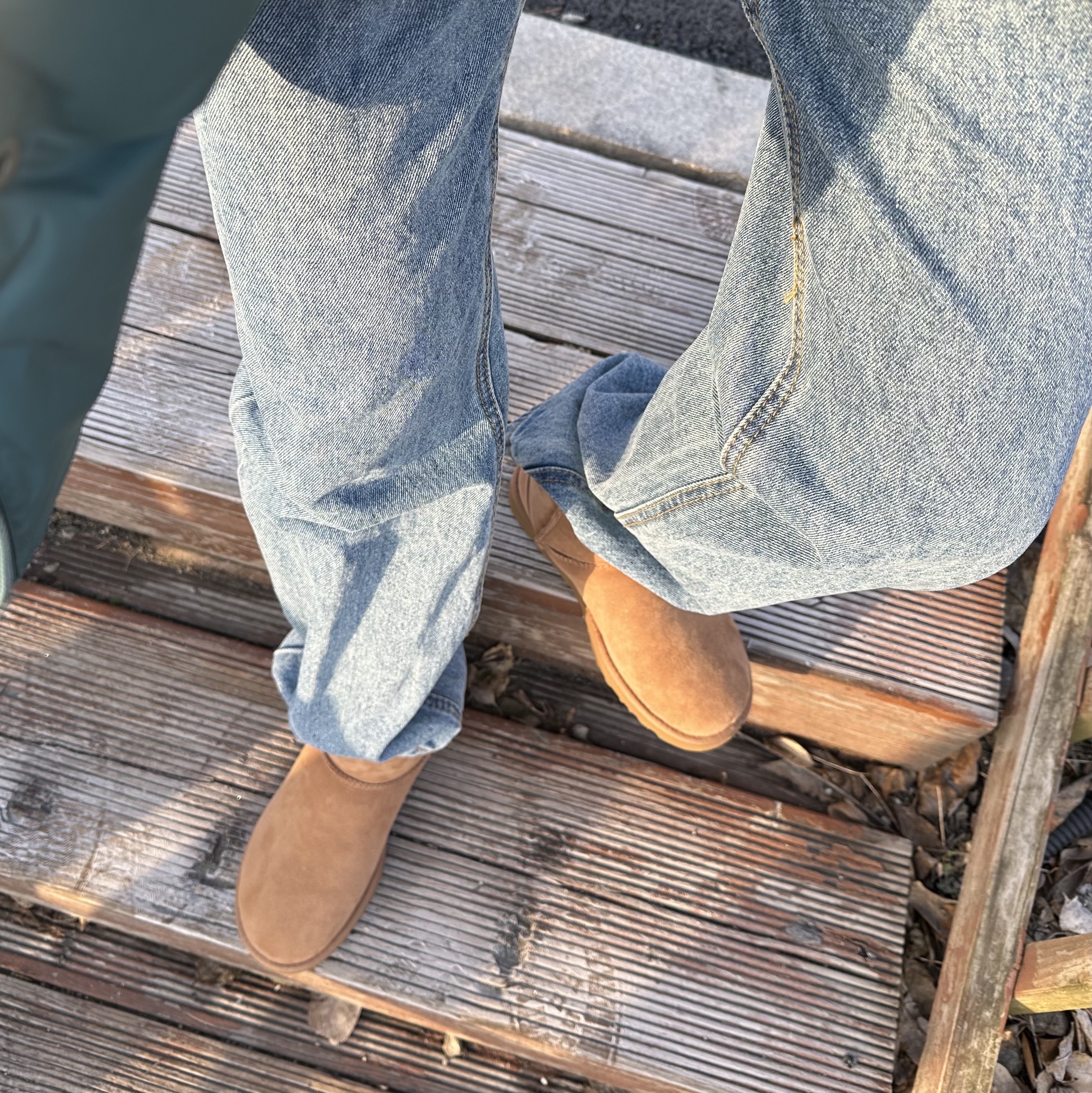 (W) UGG Classic Mini II Boots Chestnut 착용 스타일 - 1