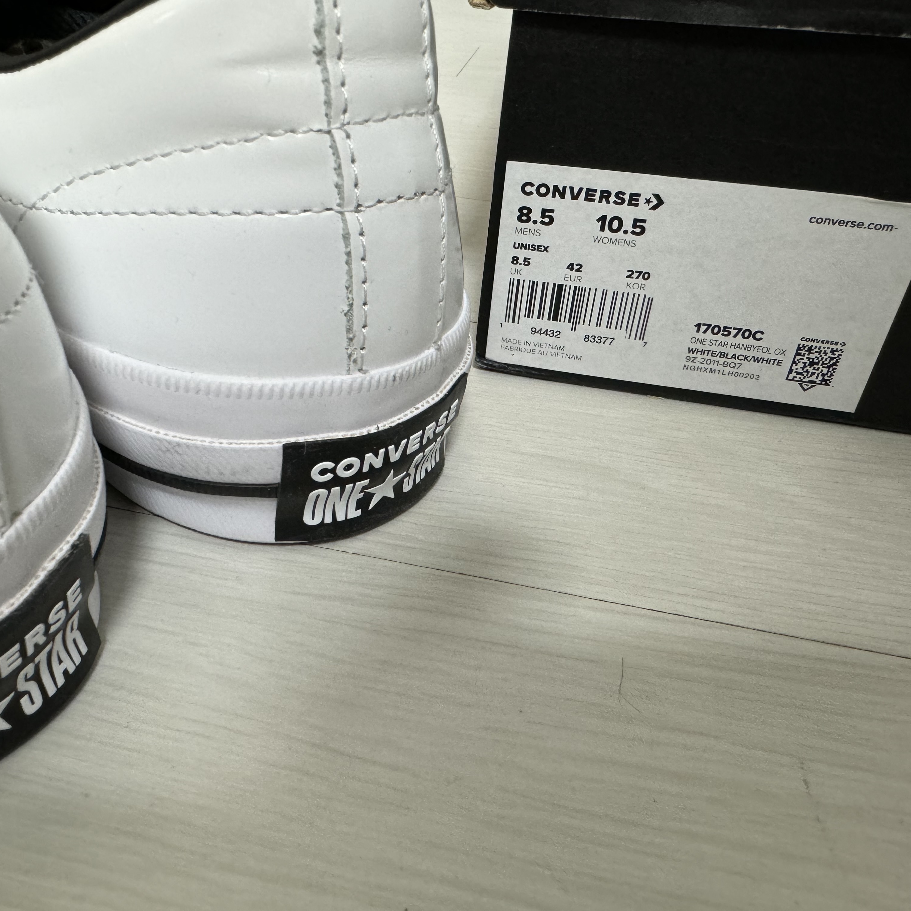 Converse One Star Ox HanByeol White 착용 스타일 - 2