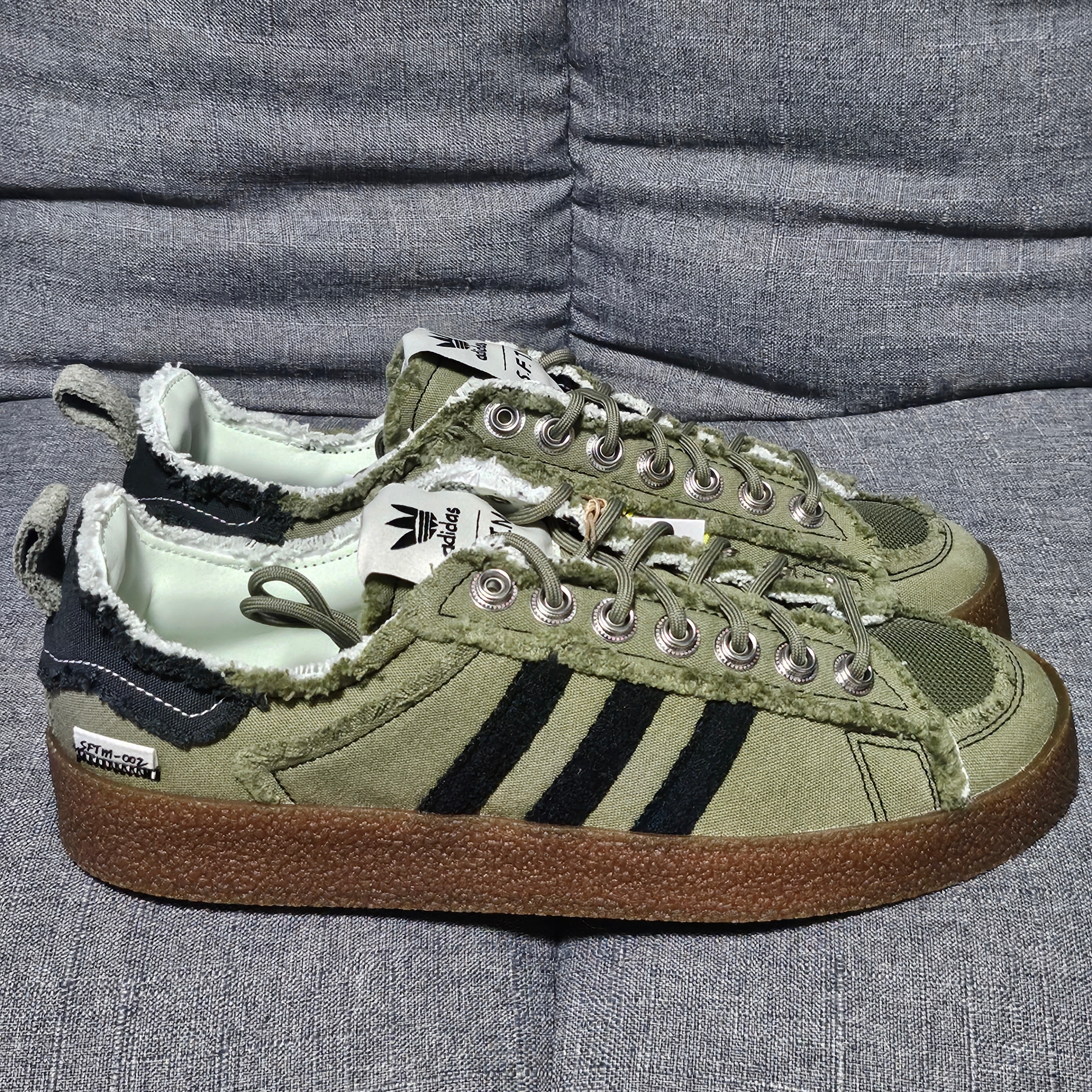 Adidas x Song for the Mute Campus 80s Focus Olive Core Black 착용 스타일