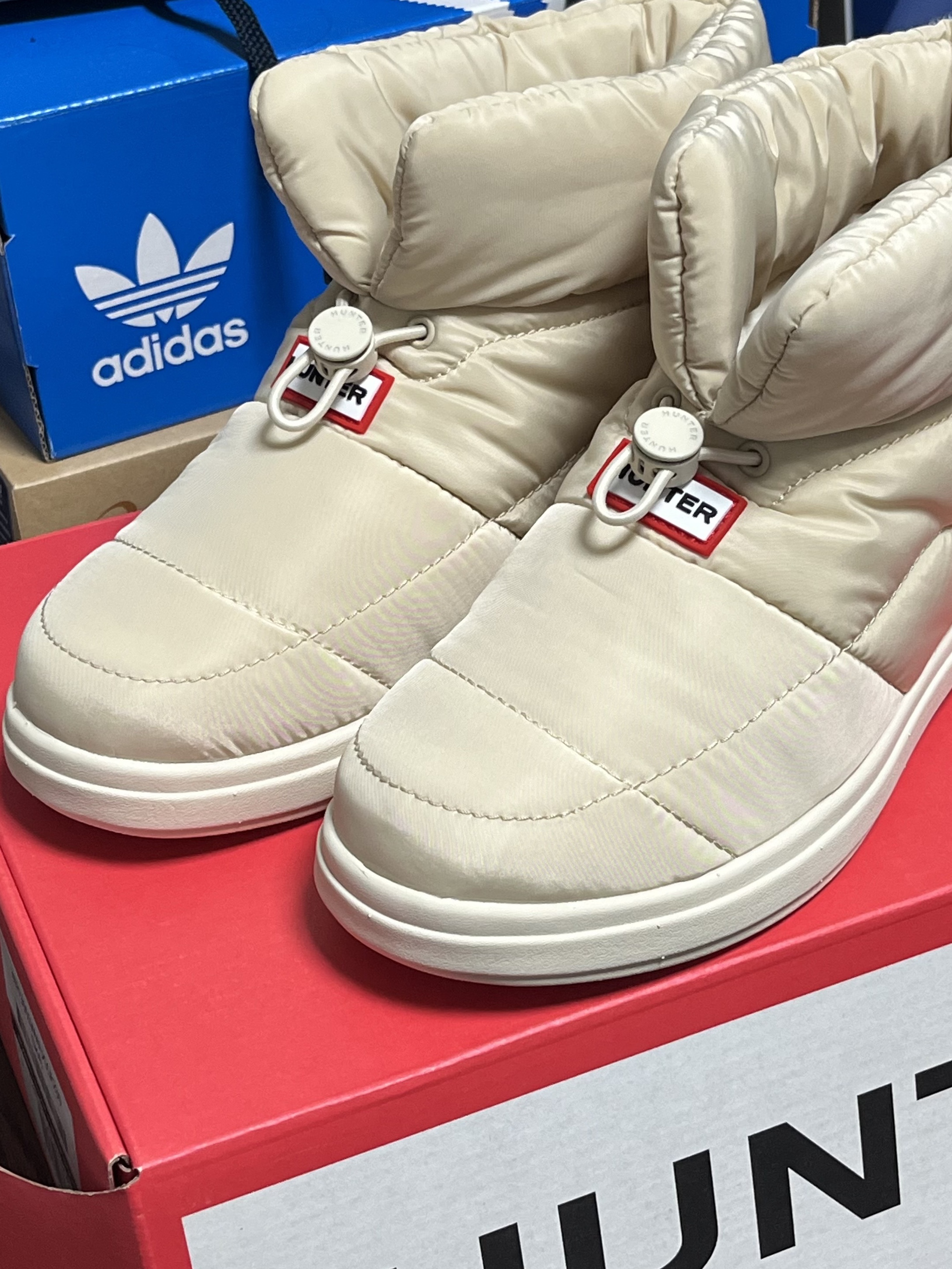 (W) Hunter In Out Puffer Booties Canvas Cream 착용 스타일 - 2