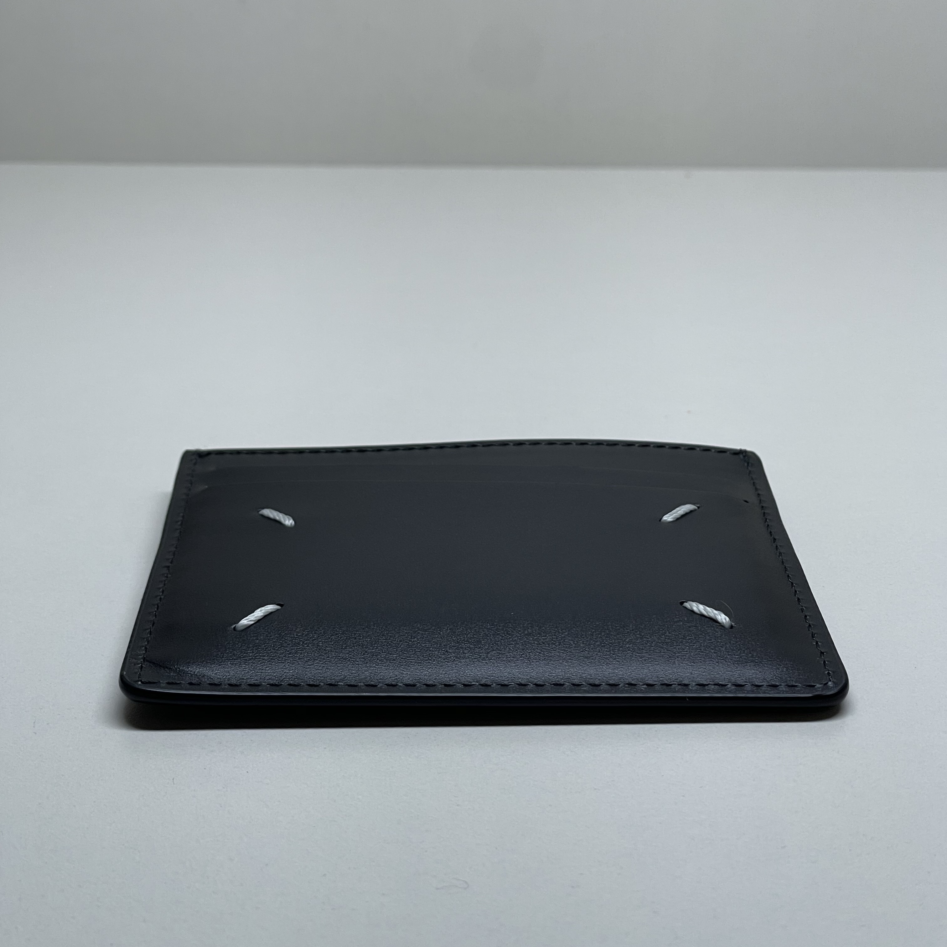 Maison Margiela Bovine Leather Card Holder Black 착용 스타일 - 3