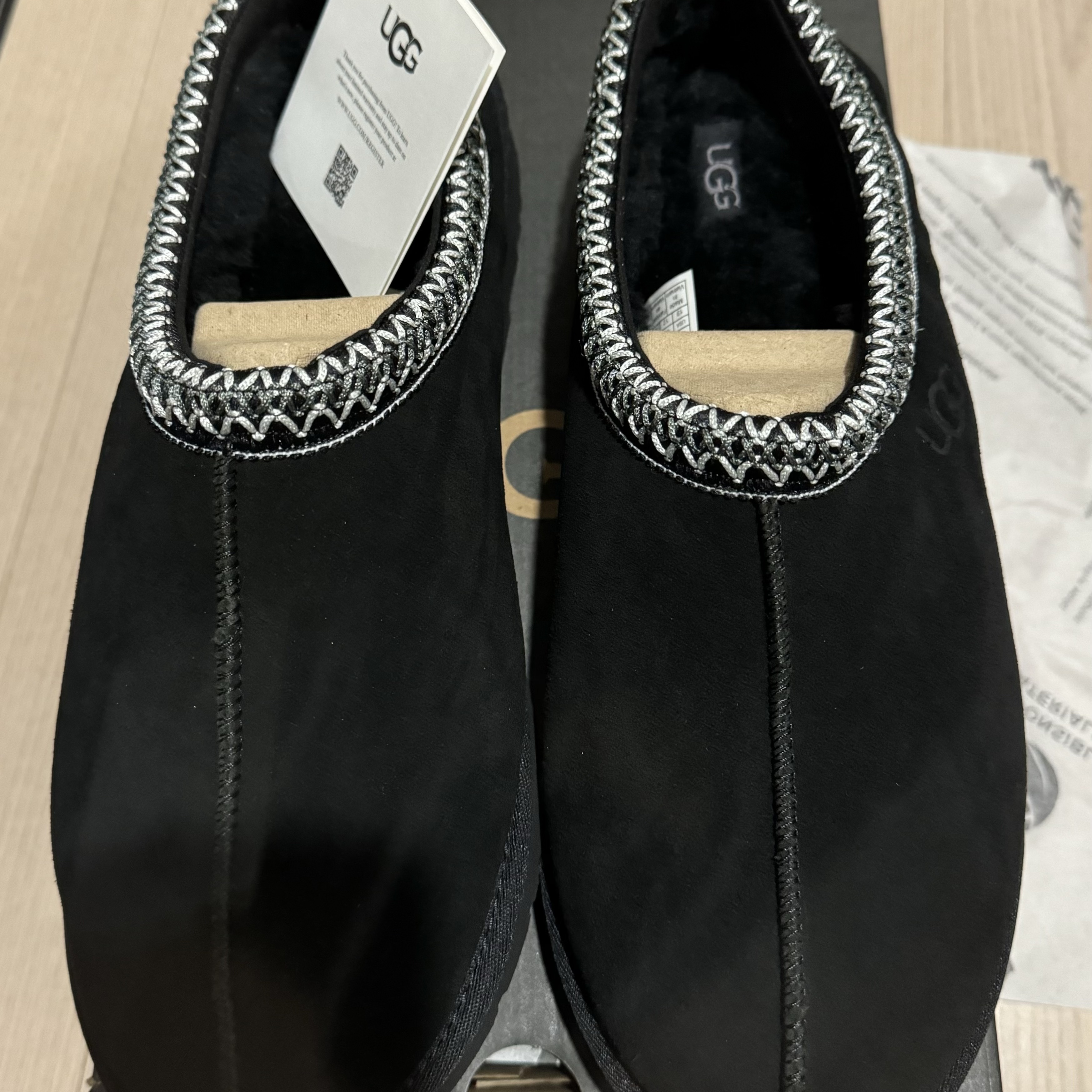 UGG Tasman Black 착용 스타일