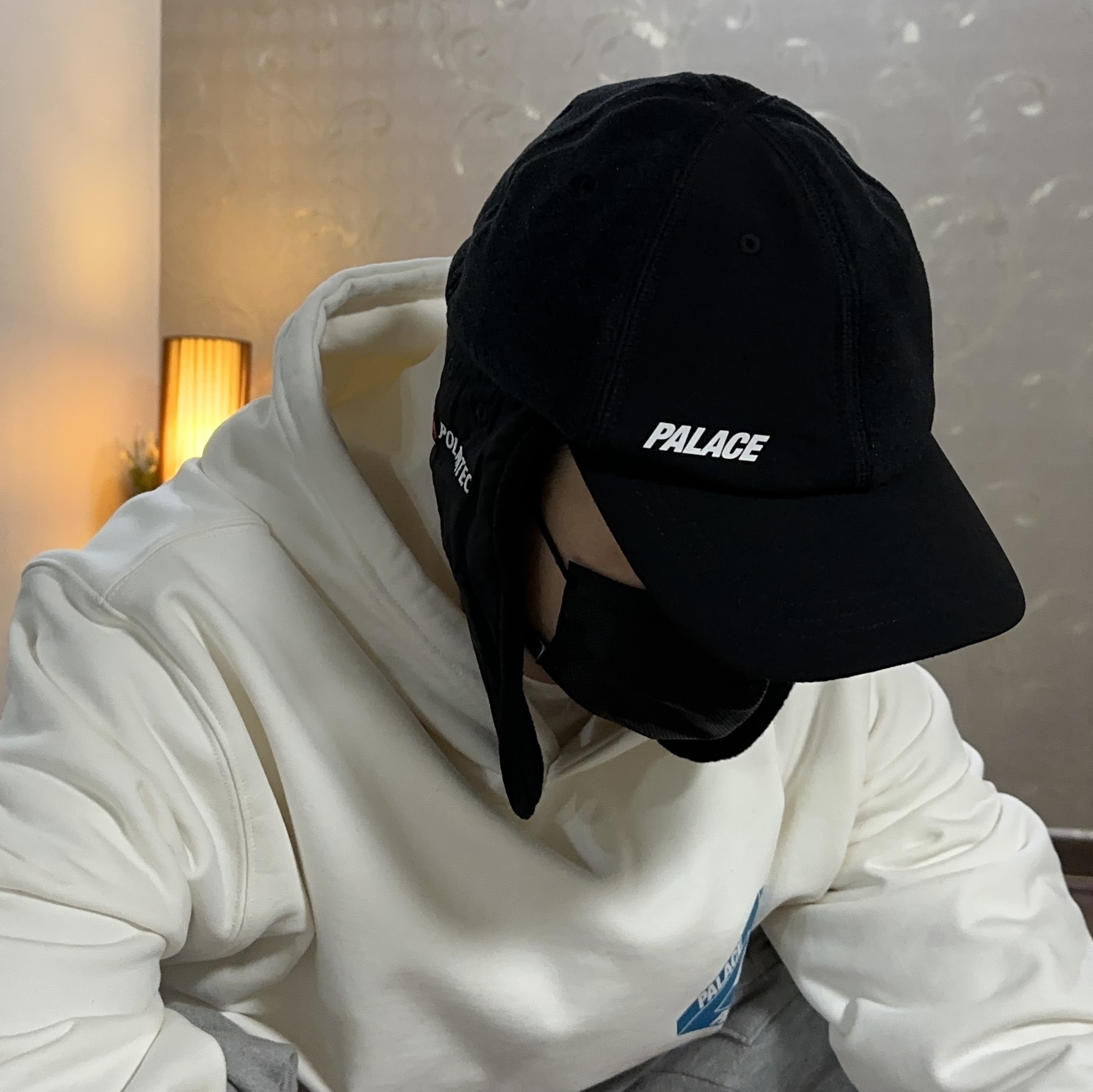 Palace Polartec Warmdome Earflap 5-Panel Black - 23FW, Palace Reacto Tri-Ferg Hood White - 23SS 착용 스타일 - 1