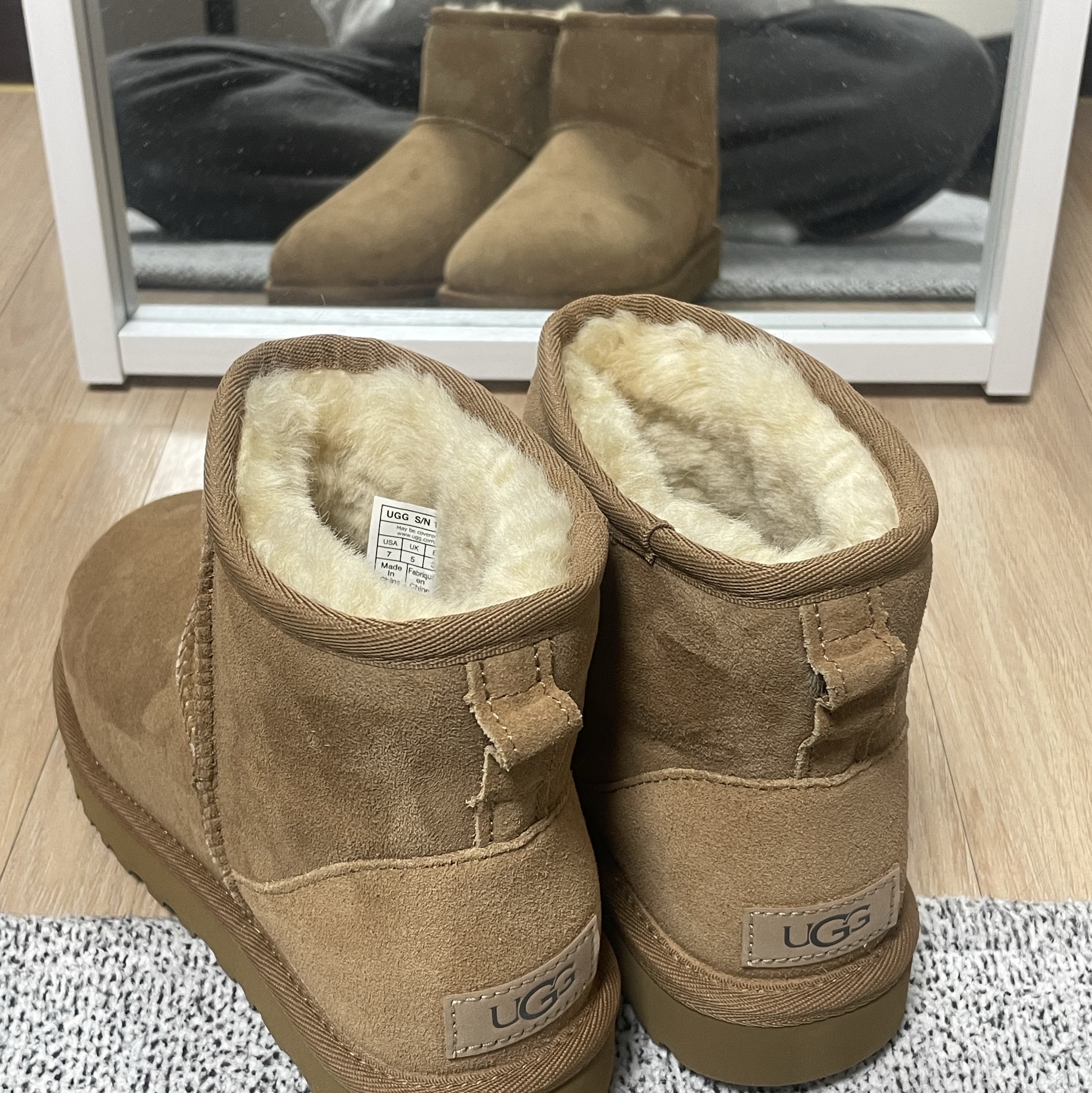(W) UGG Classic Mini II Boots Chestnut 착용 스타일