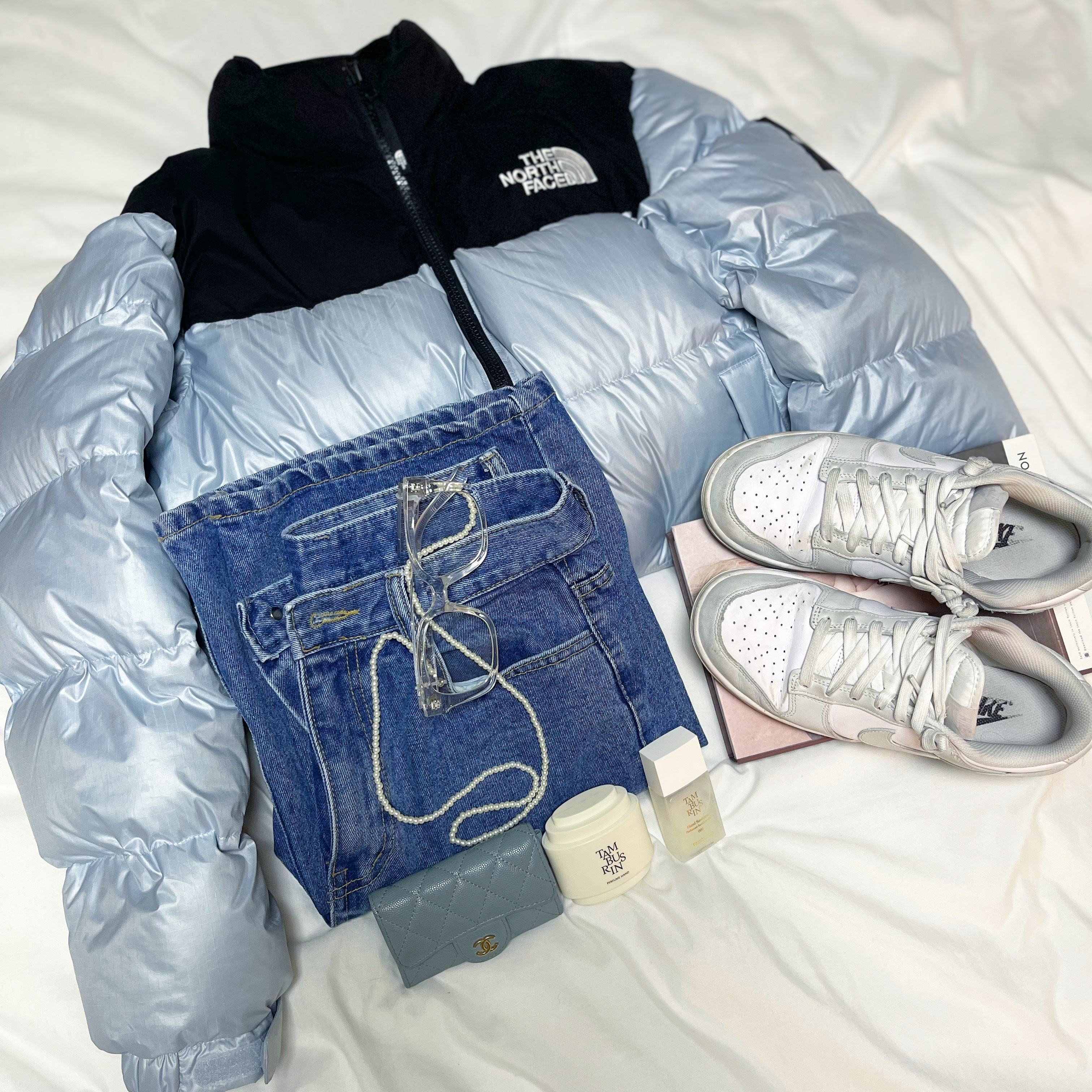 (W) Nike Dunk Low Photon Dust, The North Face White Label Novelty Nuptse Down Jacket Sky Blue 착용 스타일
