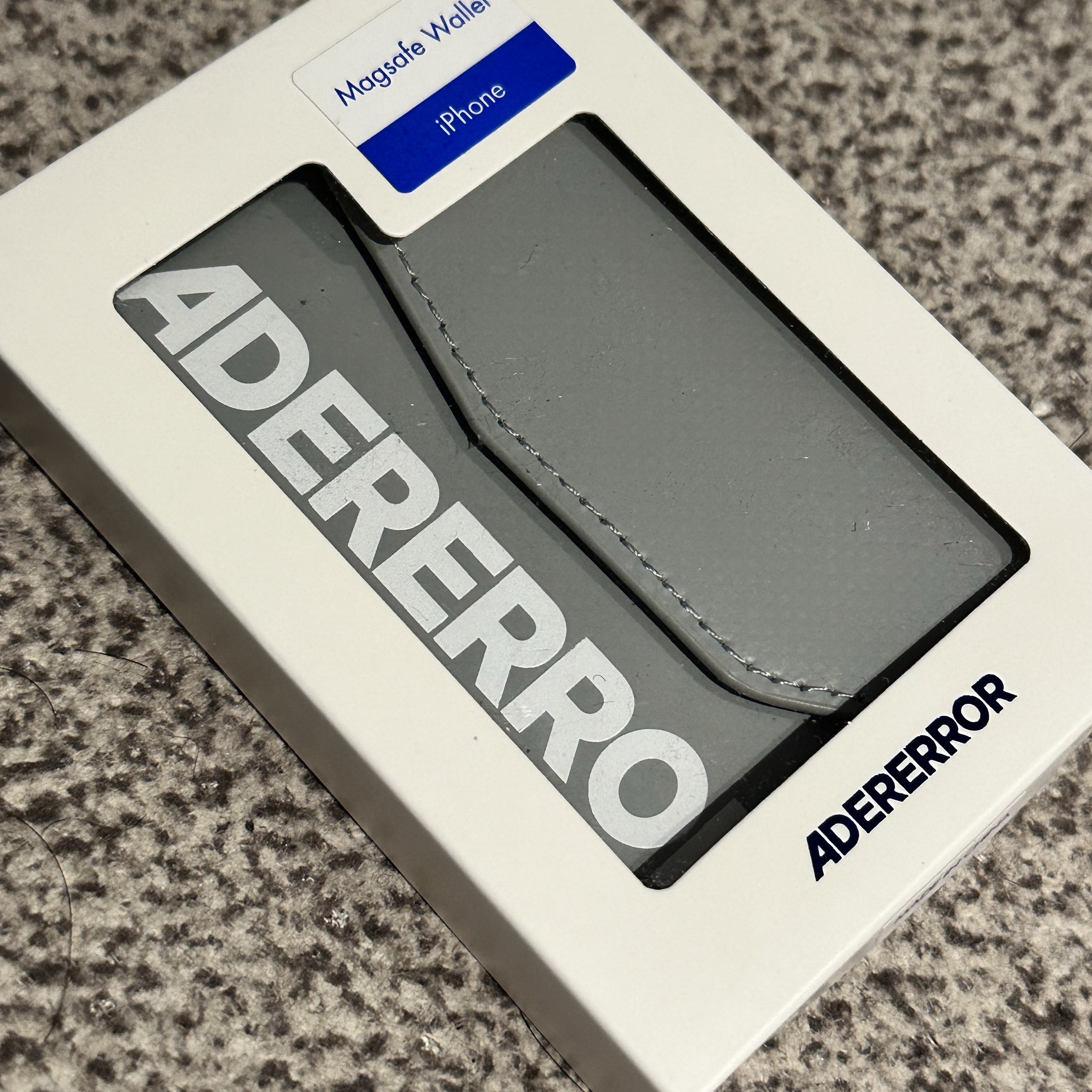 Ader Error Standic Magsafe Wallet Grey 착용 스타일