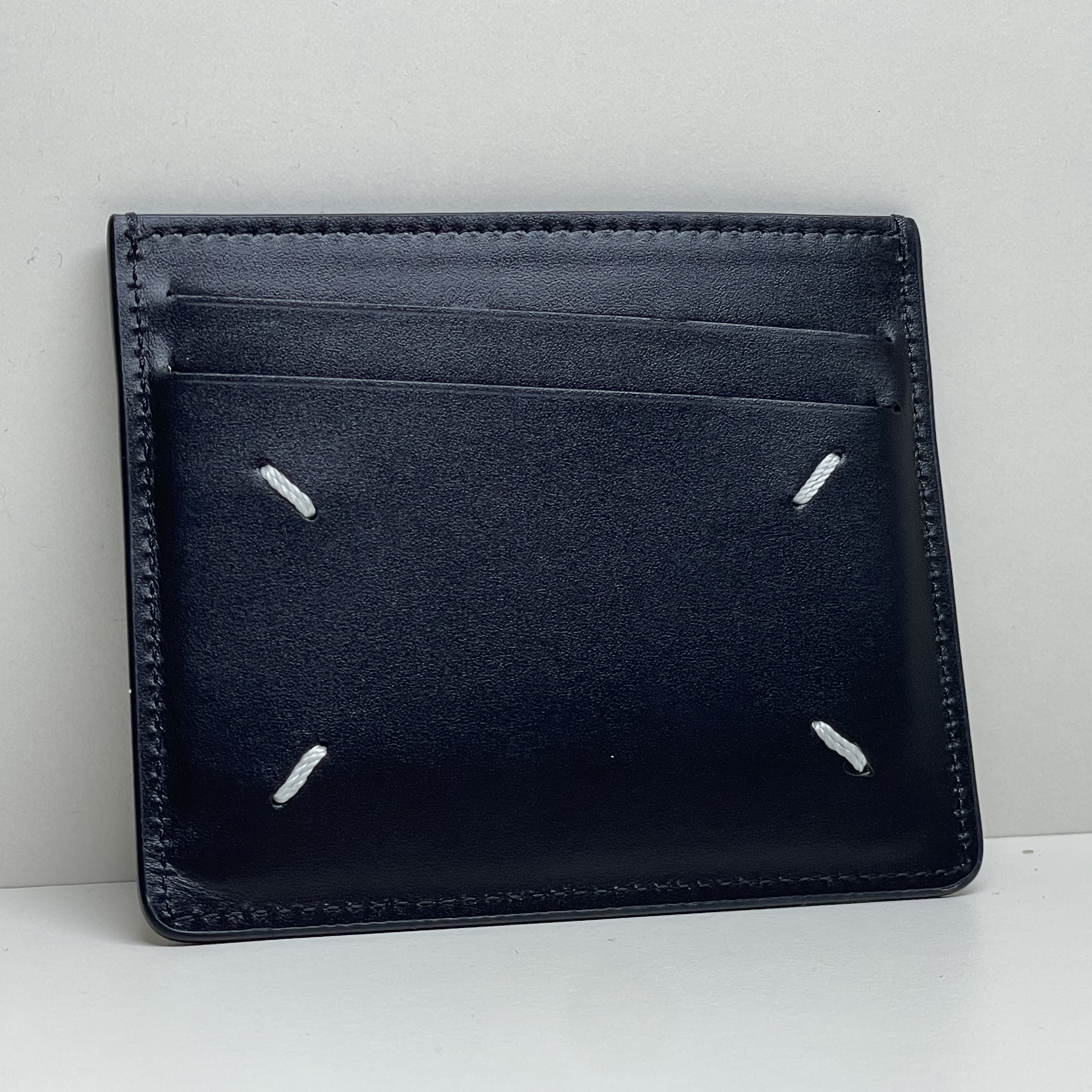 Maison Margiela Bovine Leather Card Holder Black 착용 스타일 - 2