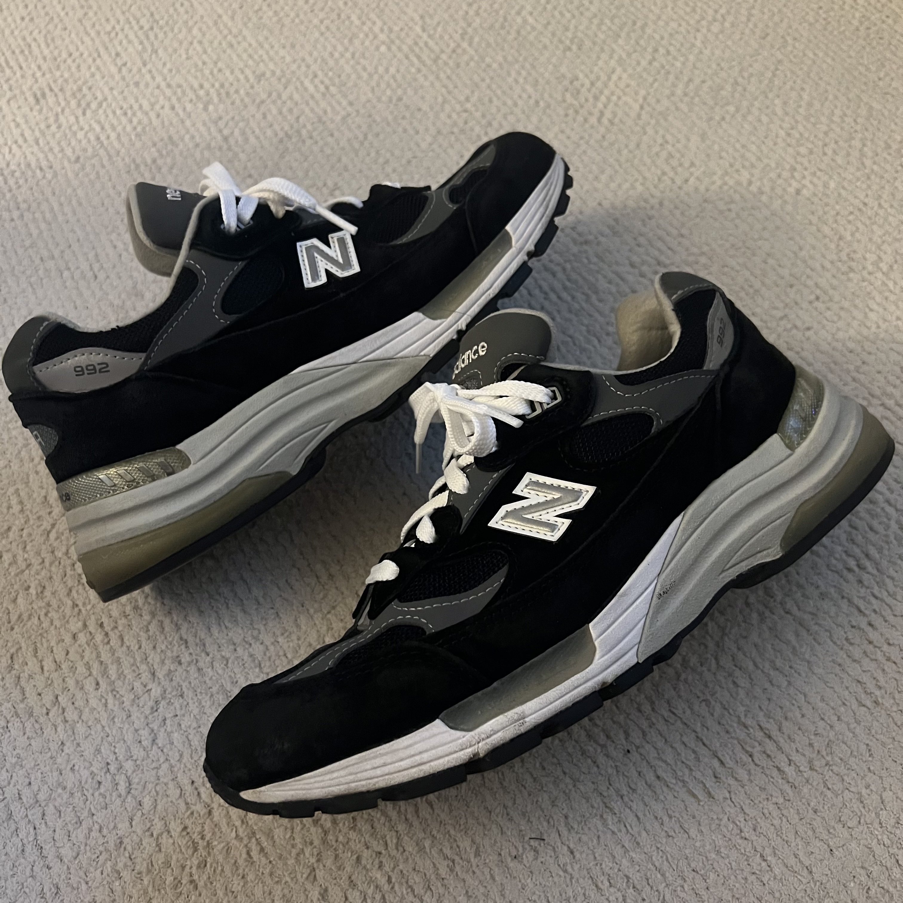 New Balance 992 Made in USA Black Grey 착용 스타일