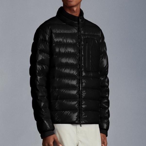 Moncler Maewo Short Down Jacket Black - 22SS 착용 스타일 - 1
