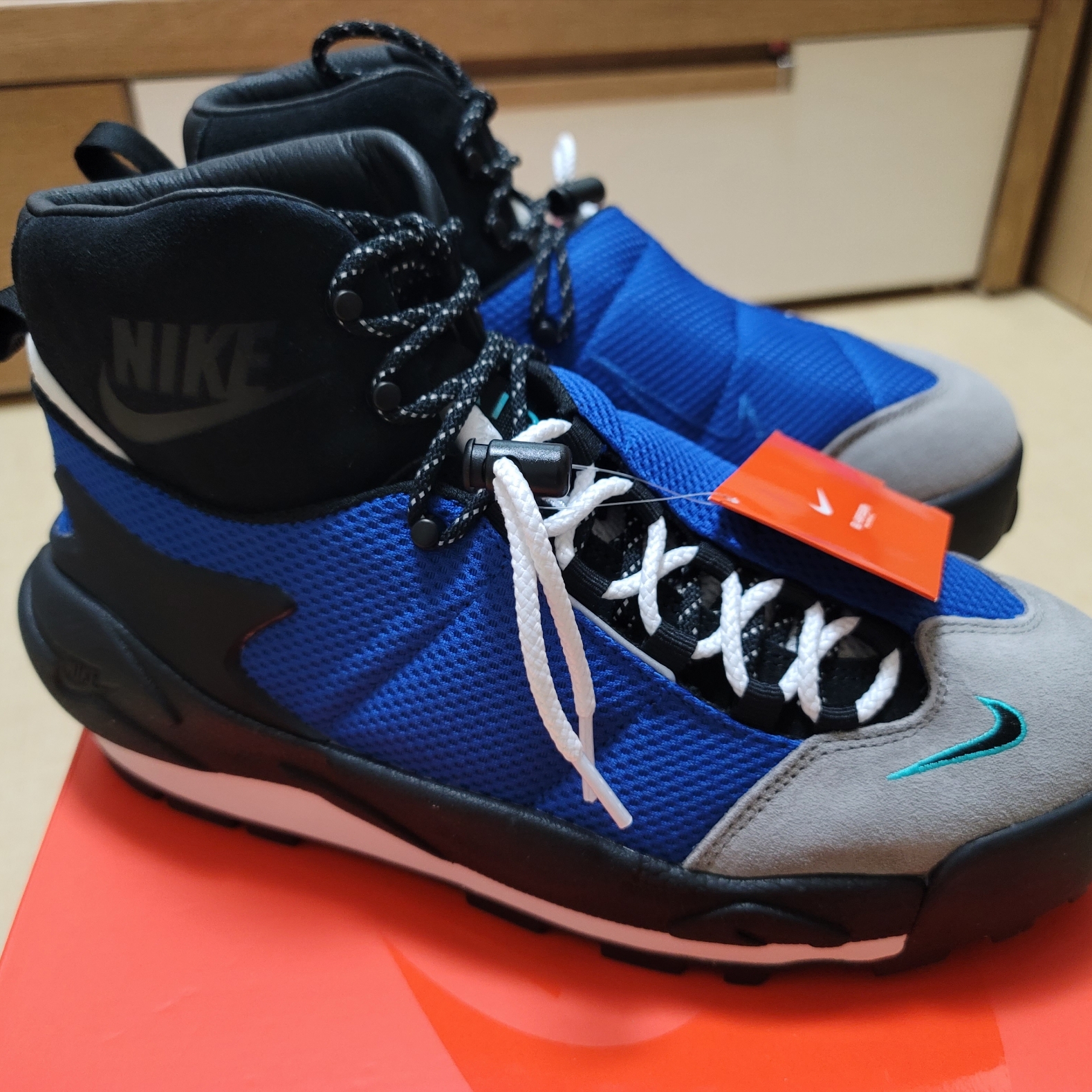 Nike x Sacai Magmascape SP Varsity Royal 착용 스타일 - 2