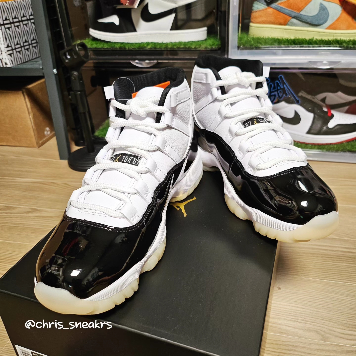Jordan 11 Retro Gratitude, Supreme Big Logo Beanie Black 착용 스타일 - 4