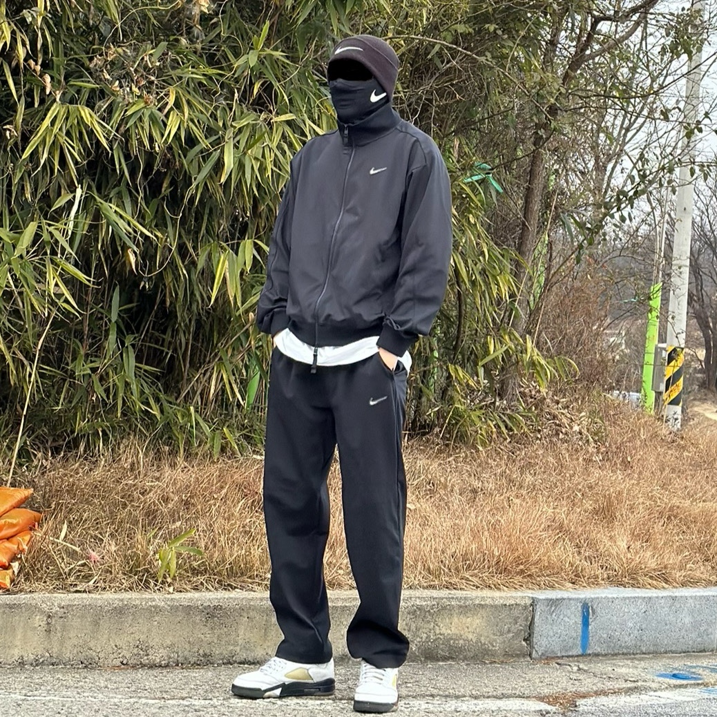 Nike x Drake Nocta NRG Knit Jacket Black (DR2656-010), Nike x Drake Nocta NRG Knit Pants Black (DR2658-010) 착용 스타일