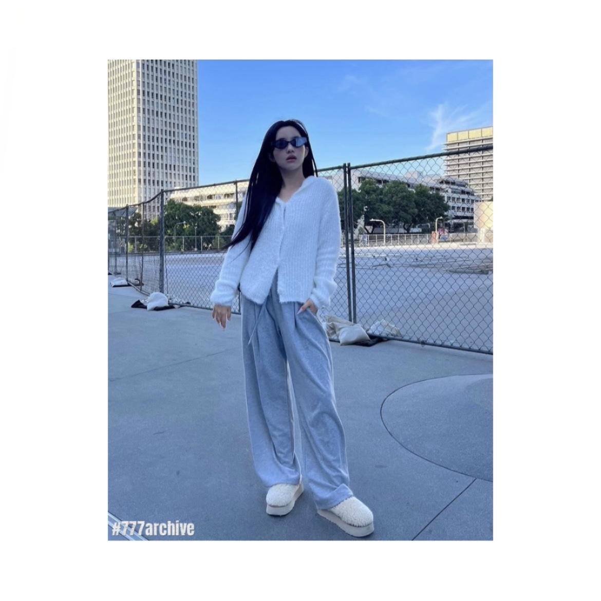 (W) UGG Tazz Braid Natural 착용 스타일 - 1